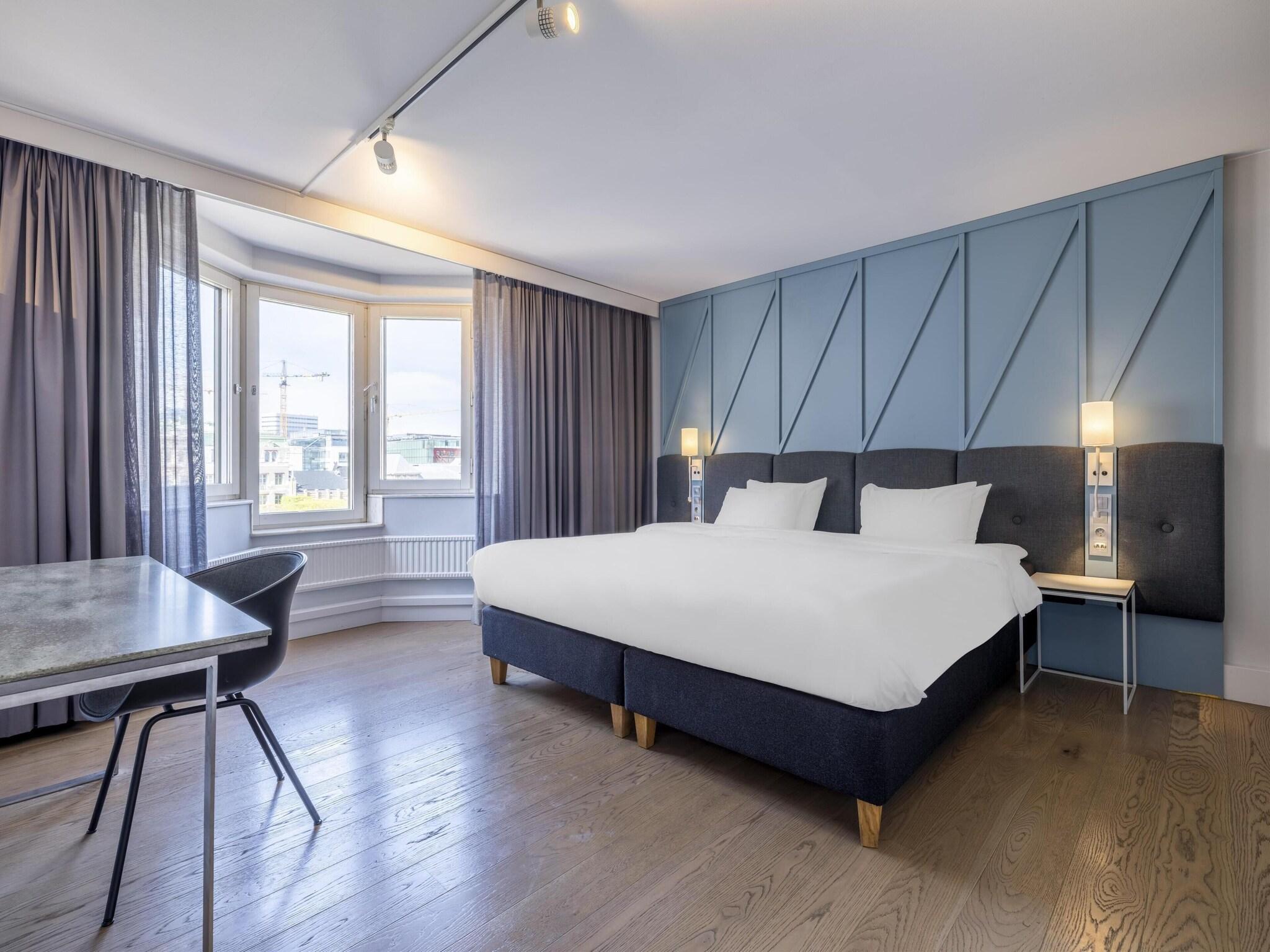 Junior Suite King Size Bed