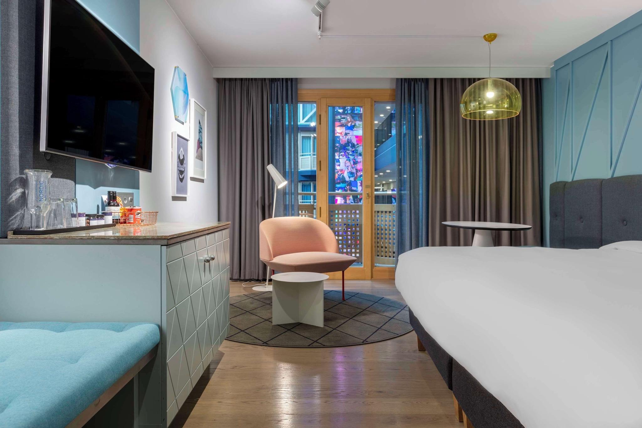 Double Queen Size Bed