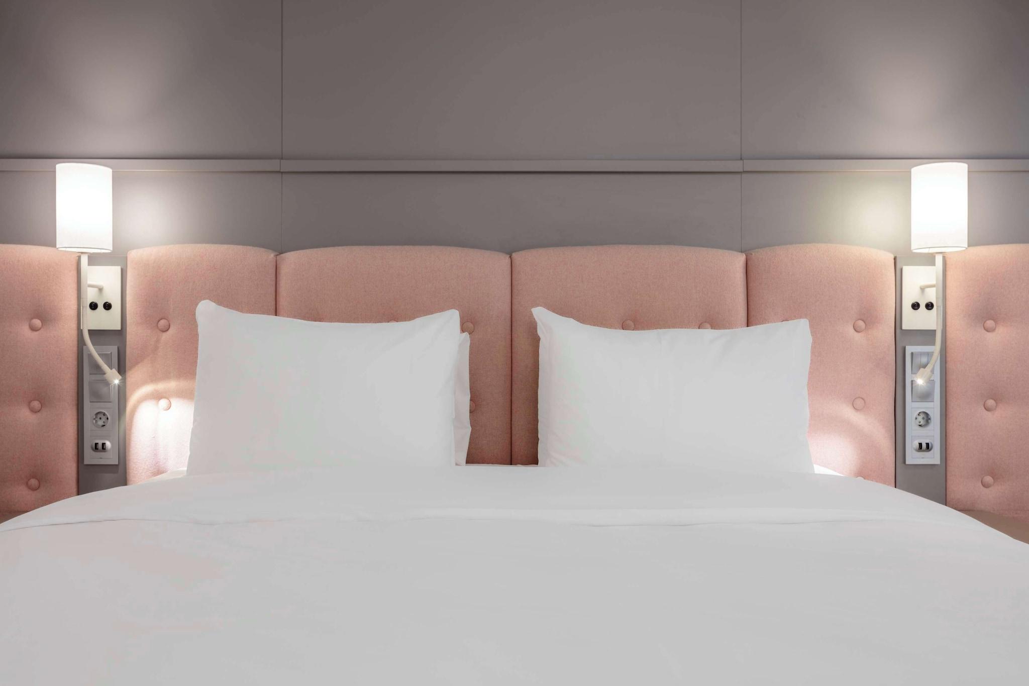 Double Queen Size Bed