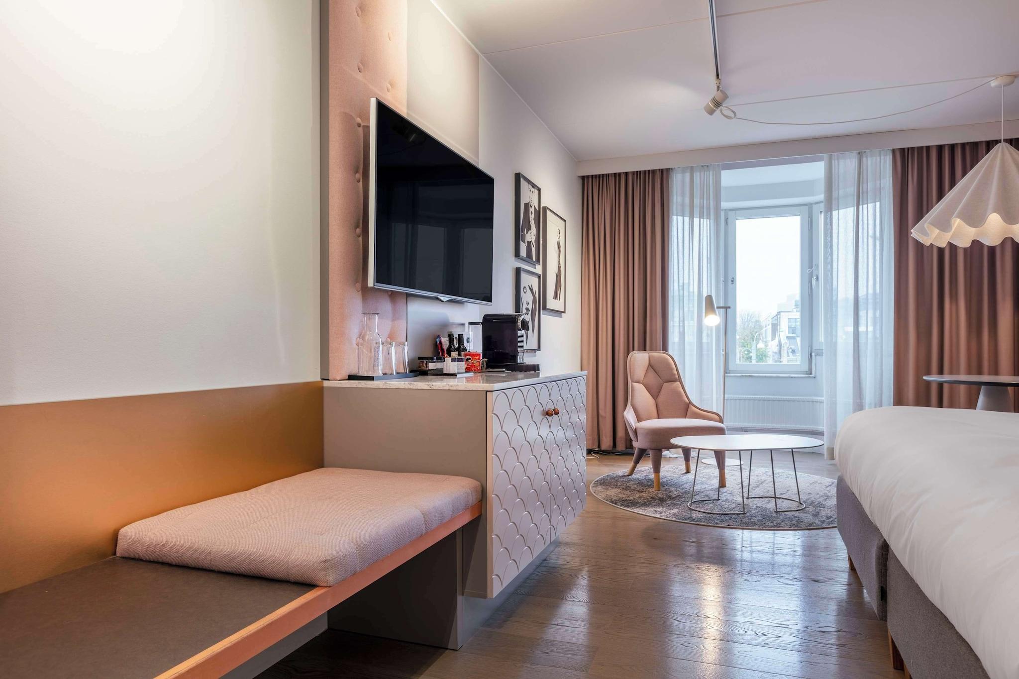 Double Executive King Bed