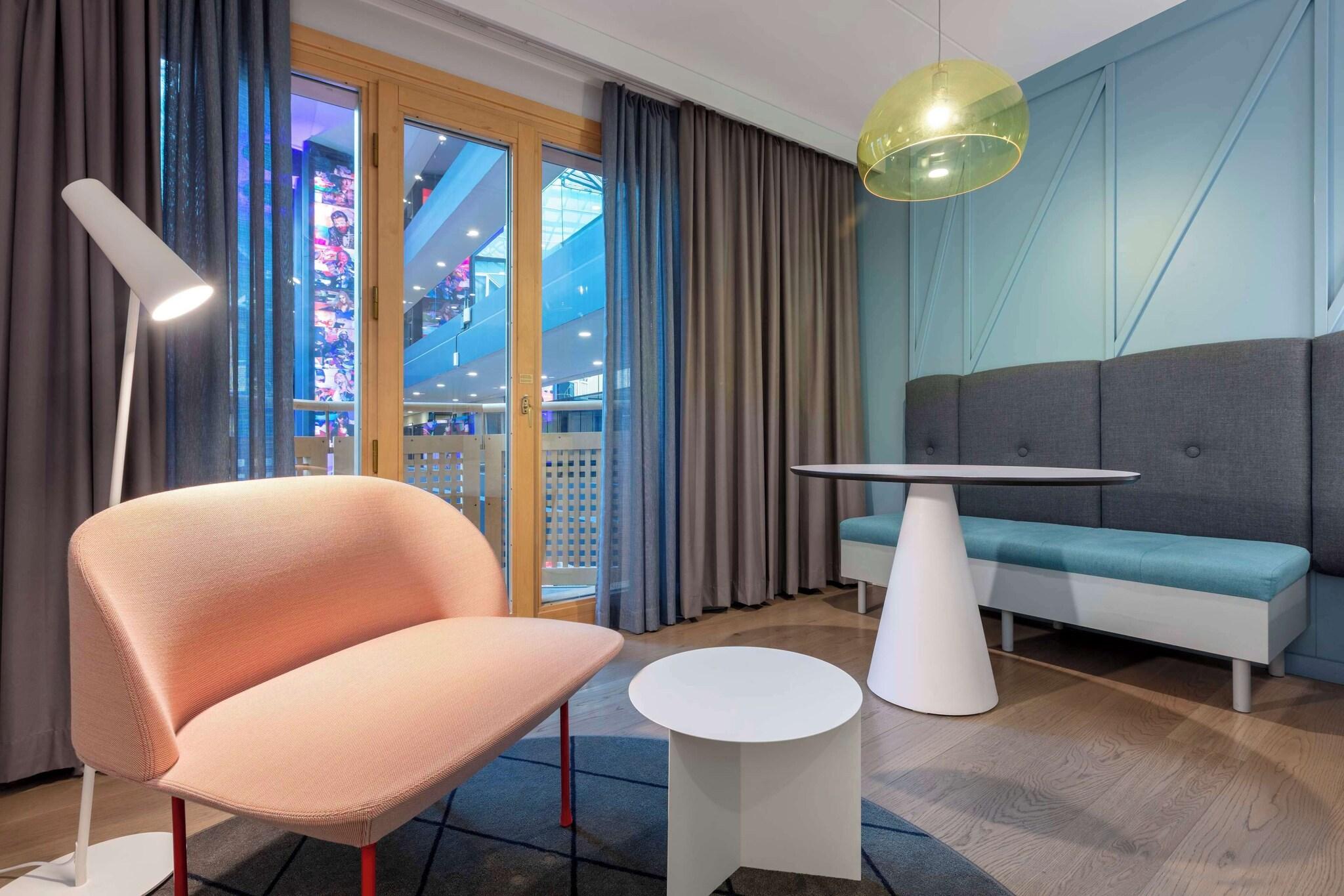 Double Queen Size Bed