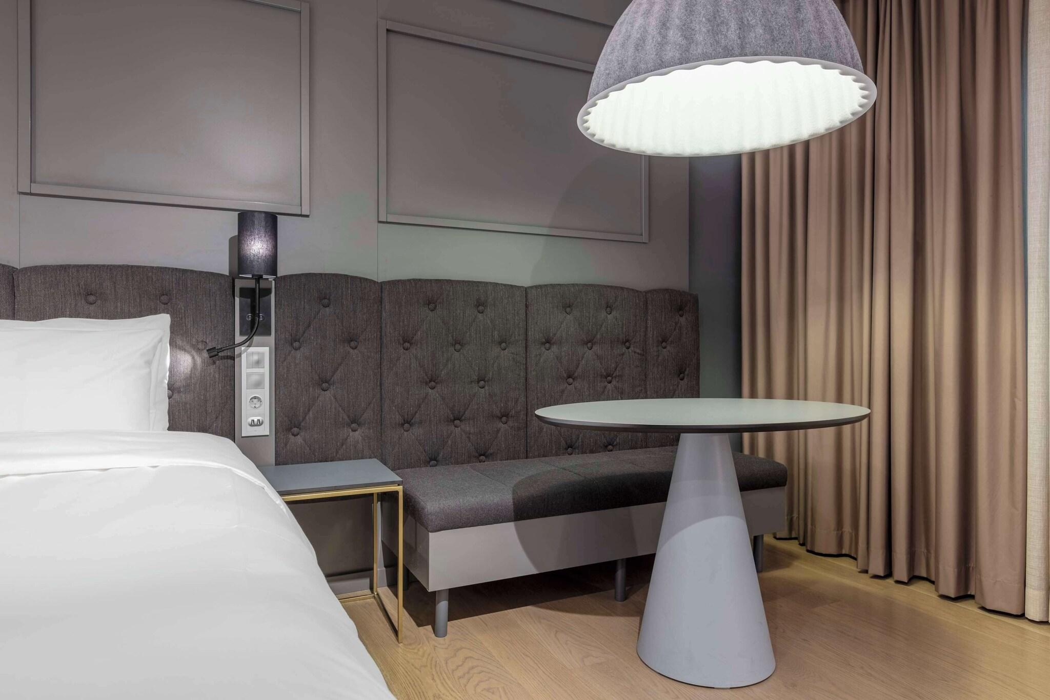 Double Queen Size Bed