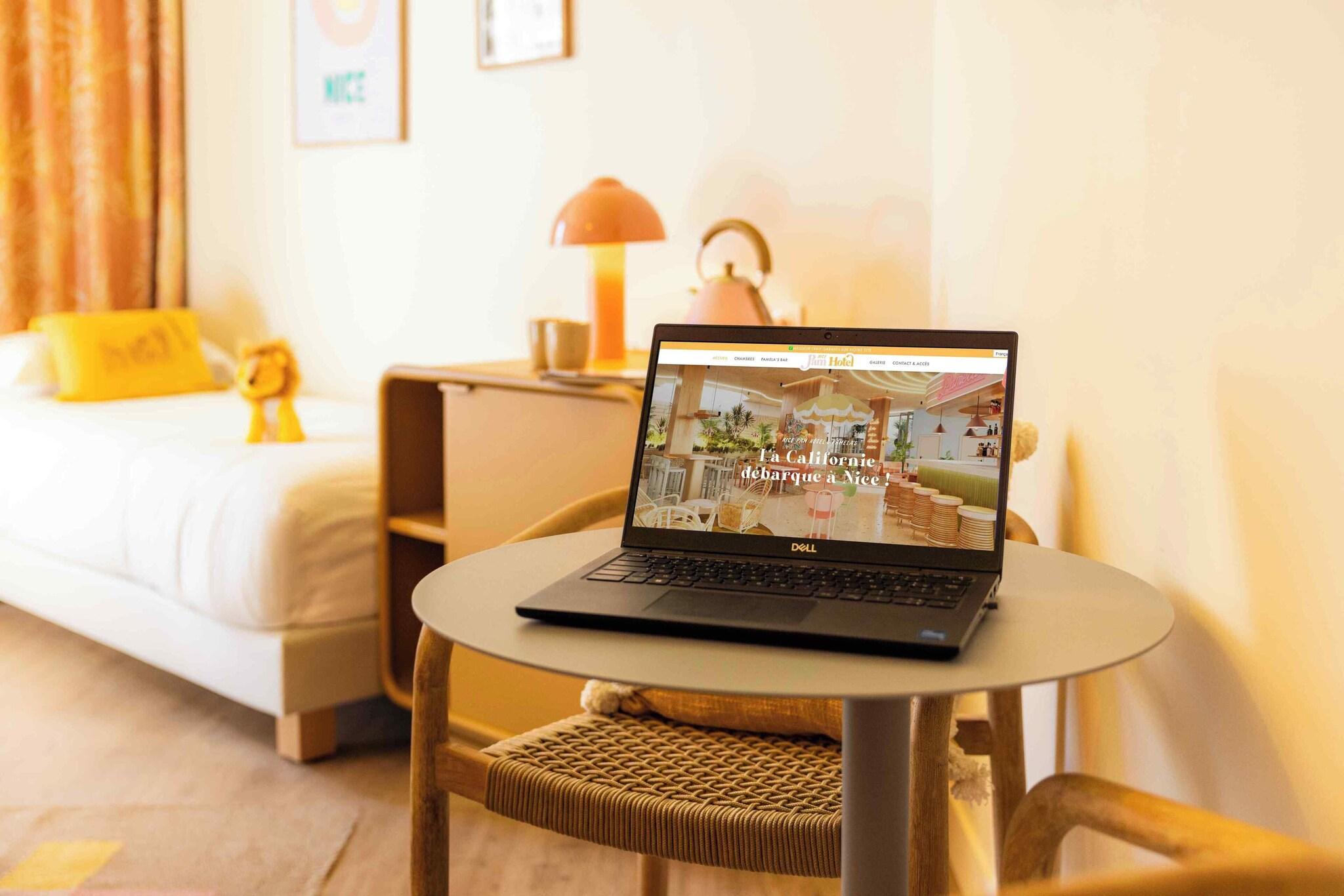 Family Room Queen Size Bed