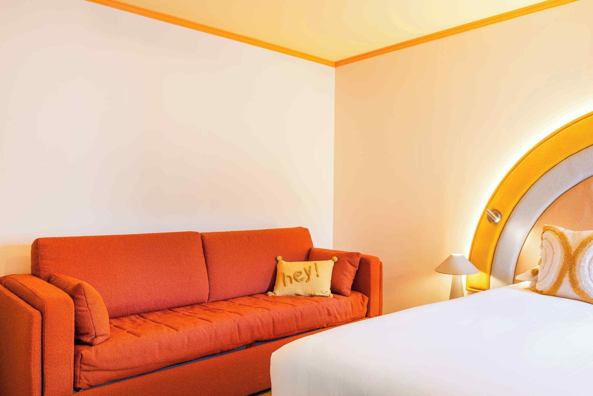 Family Room Queen Size Bed