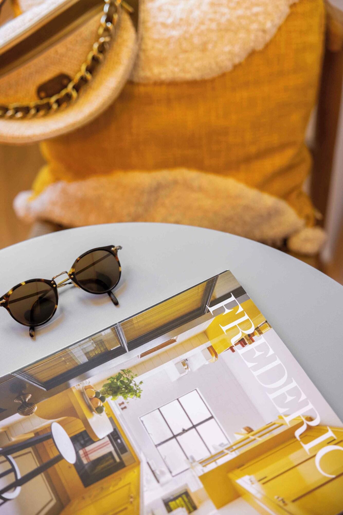 Family Room Queen Size Bed