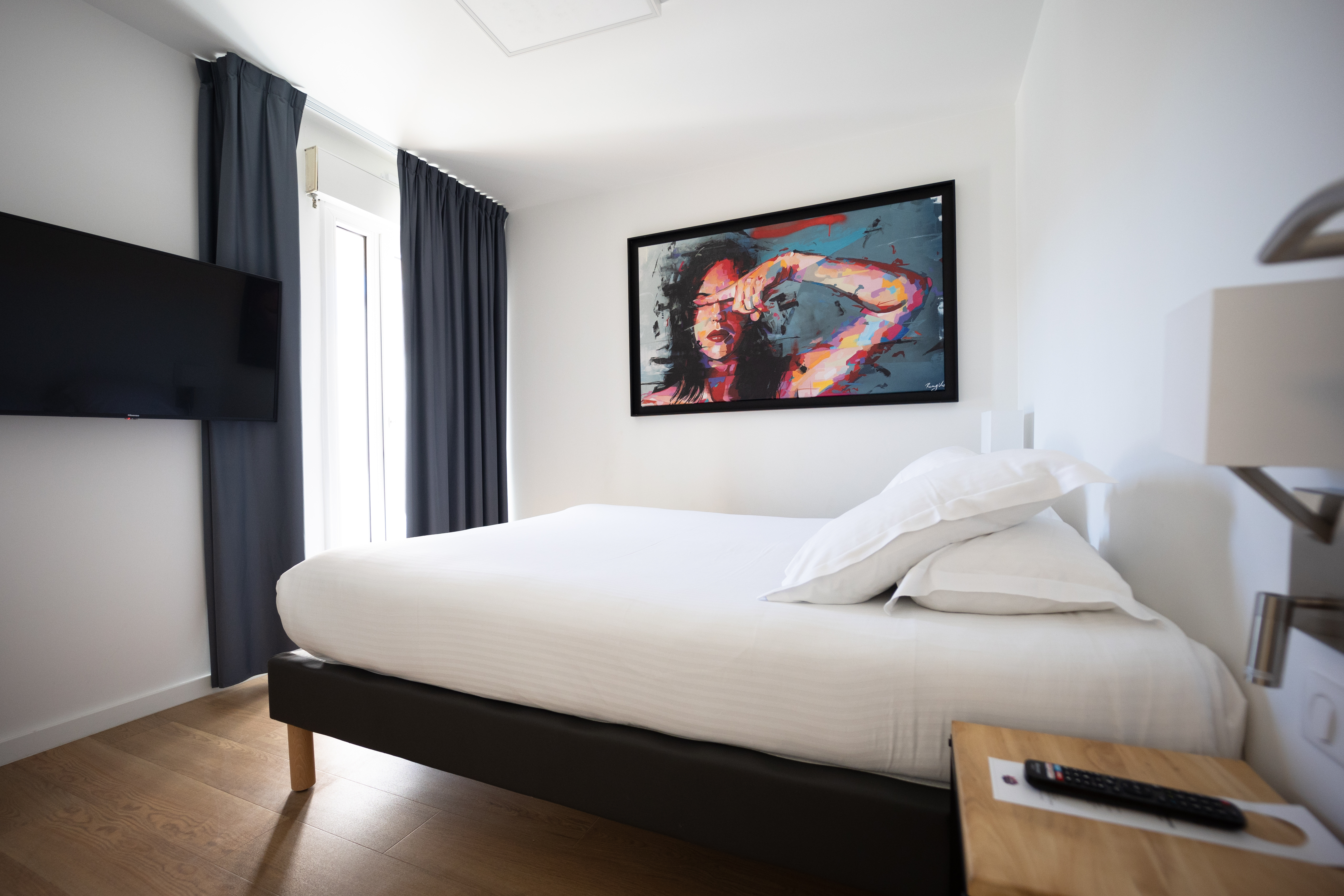 Suite Queen Size Bed