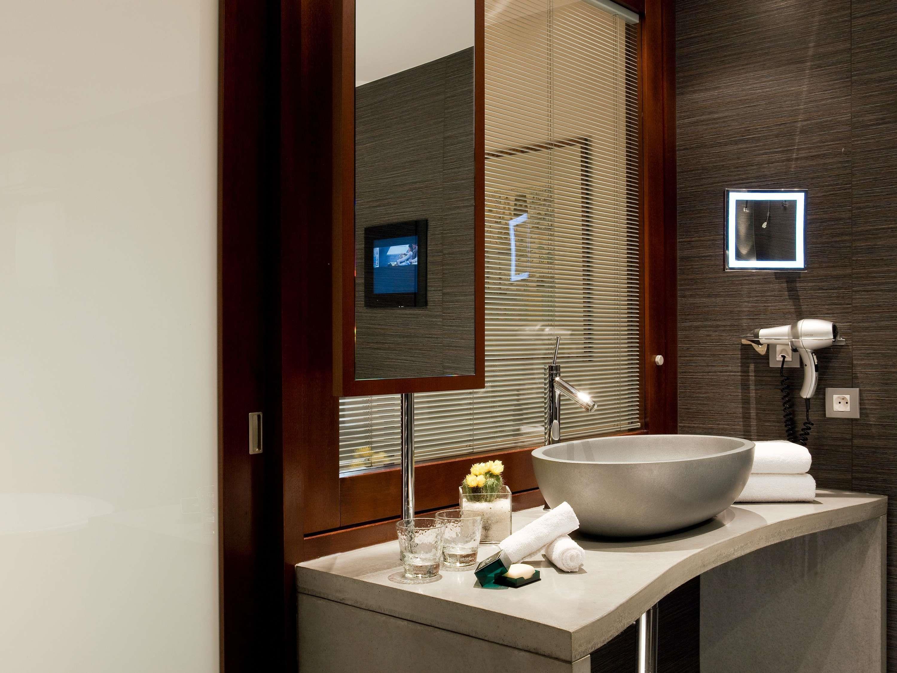 Suite with Views