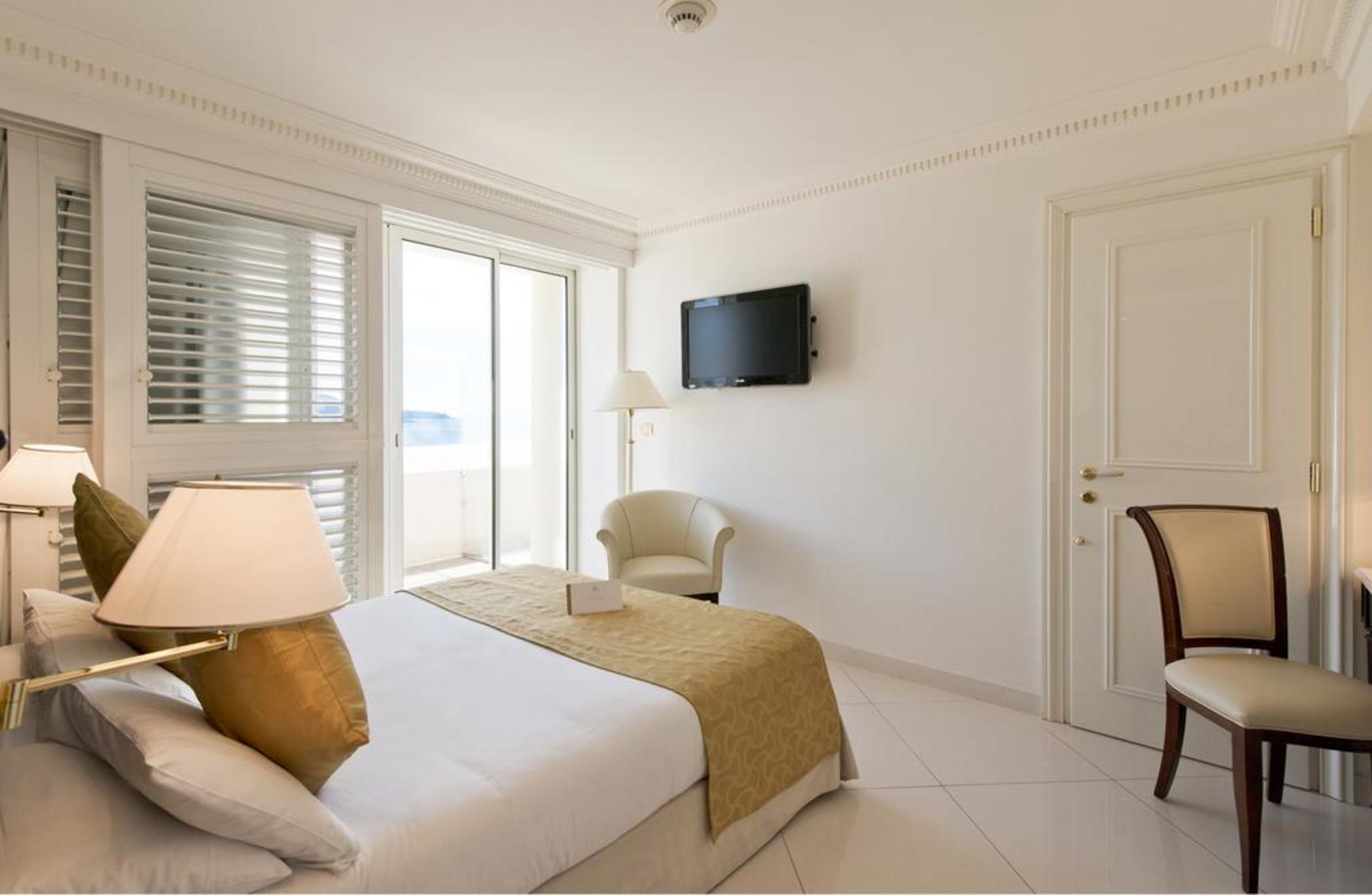 Double Partial Sea View