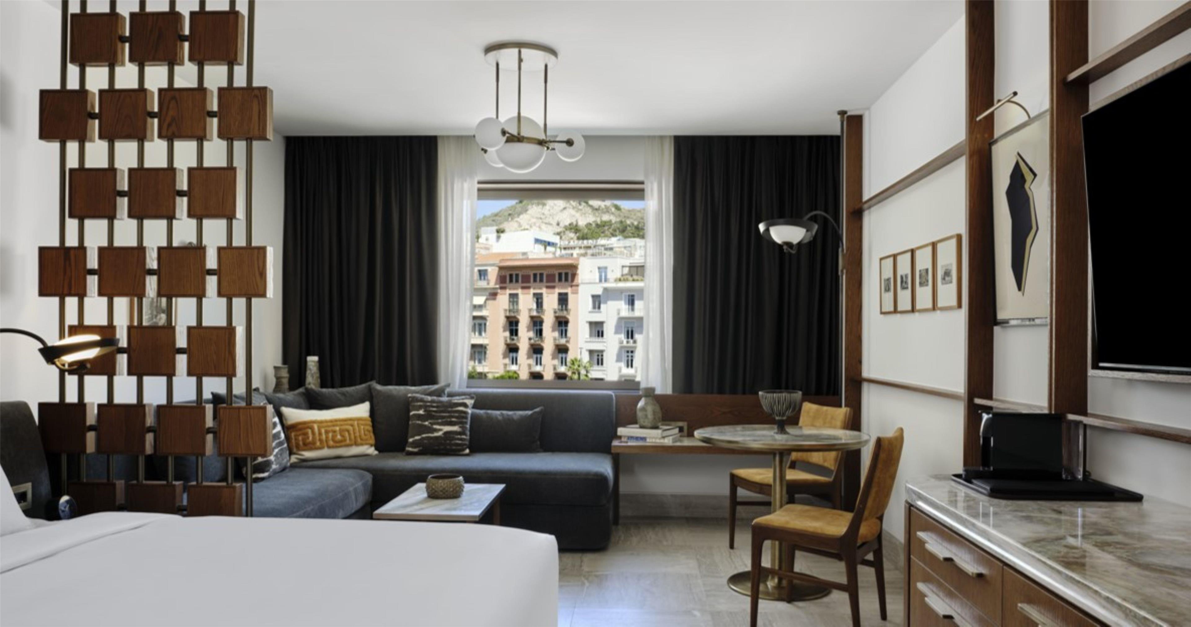 Junior Suite City View King Bed