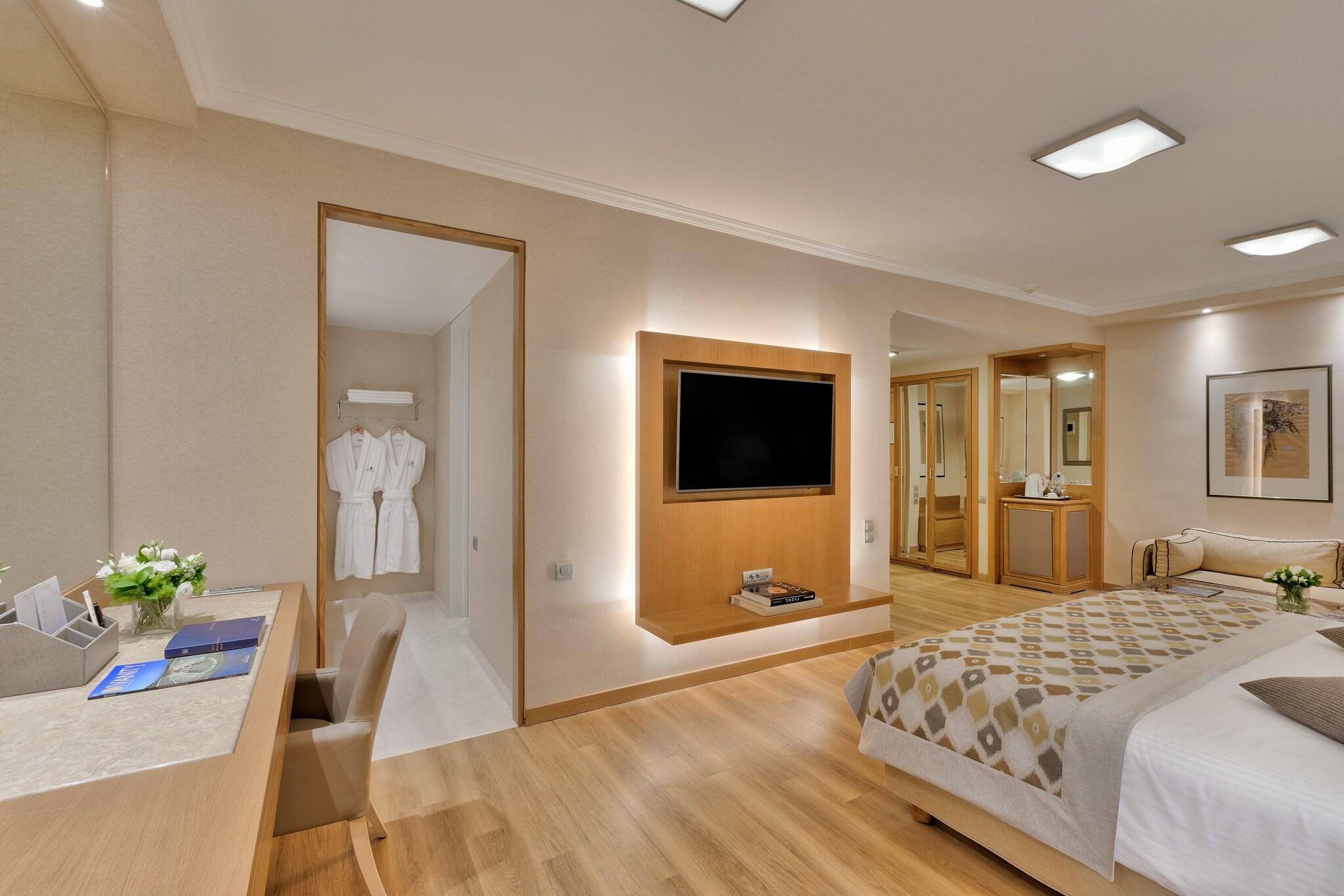 Family Room Connecting Room