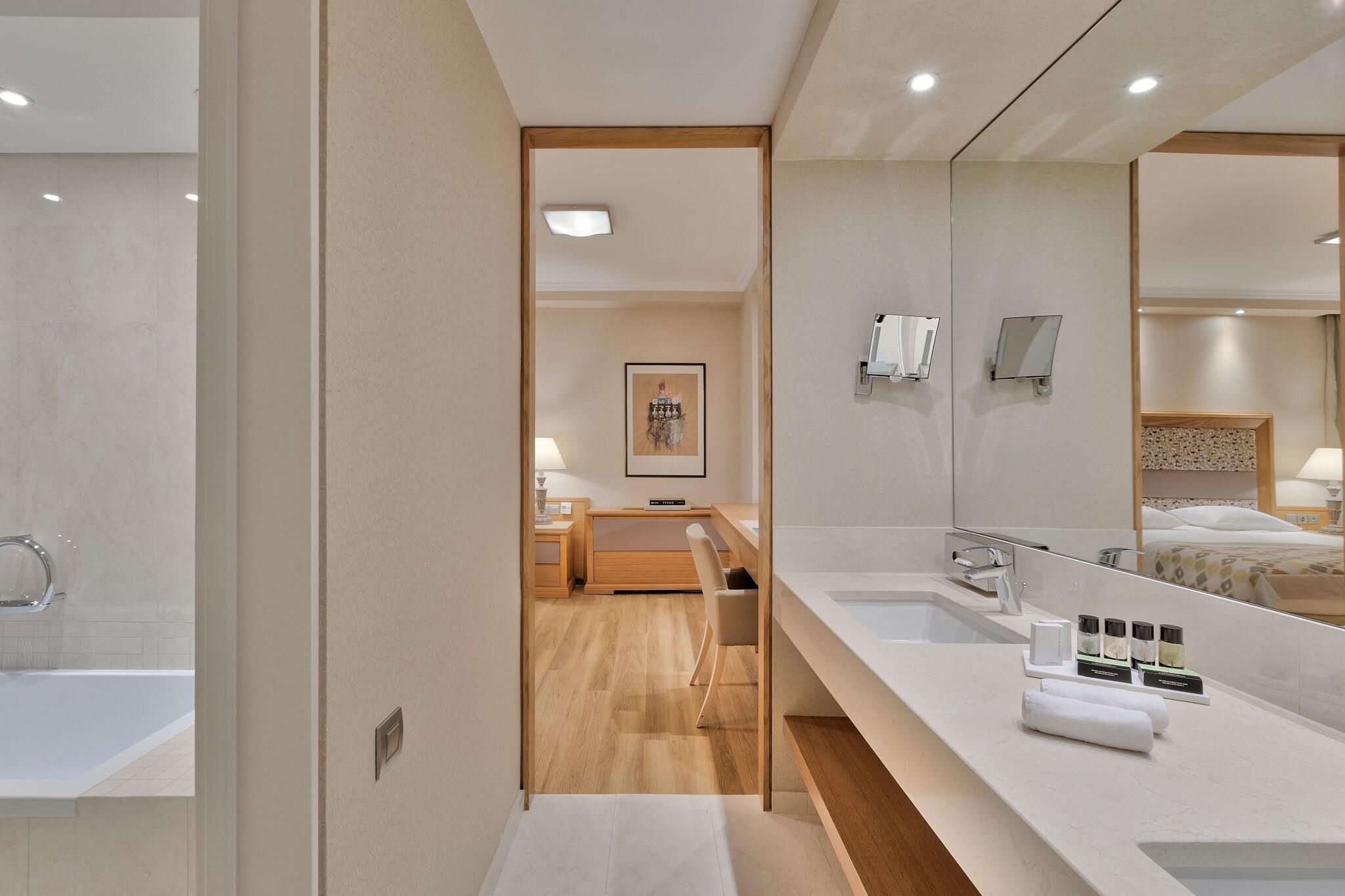 Family Room Connecting Room