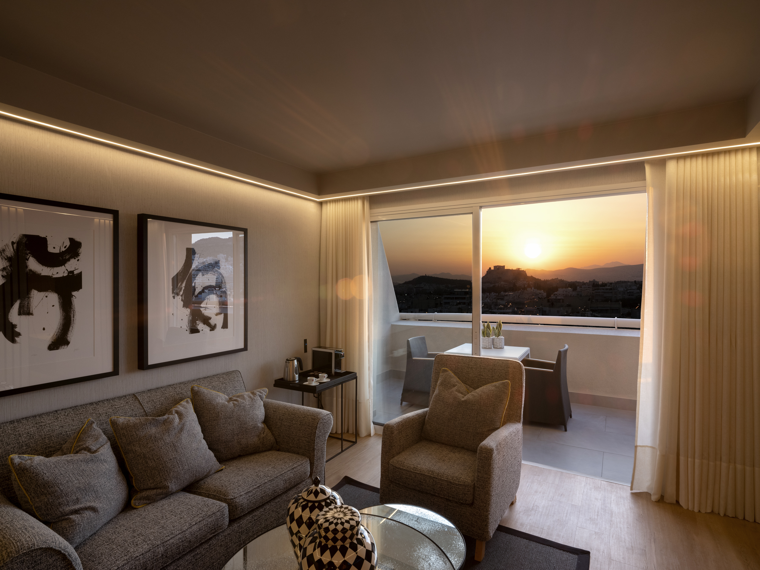 Suite with Views