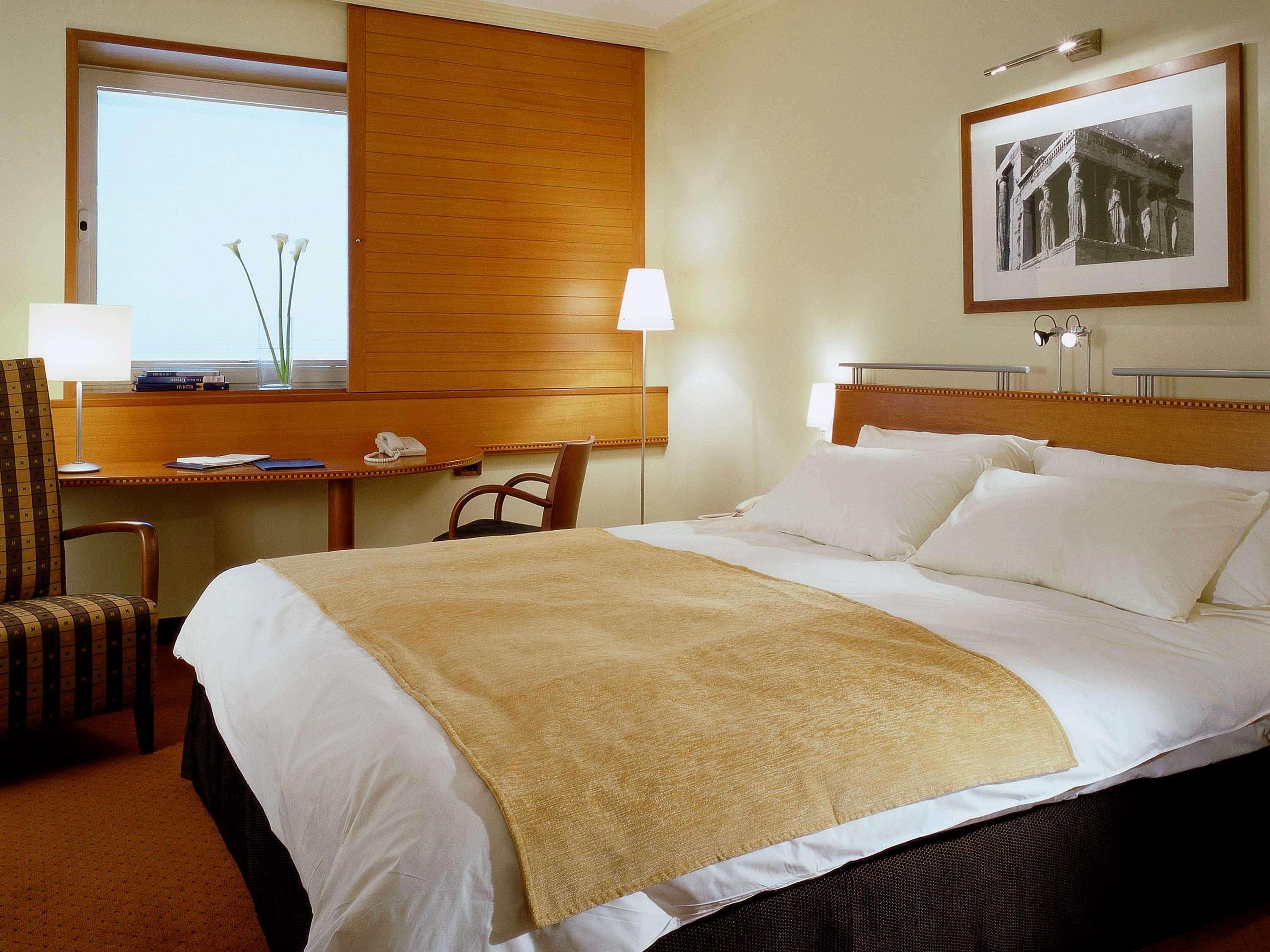 Double Classic Queen Bed