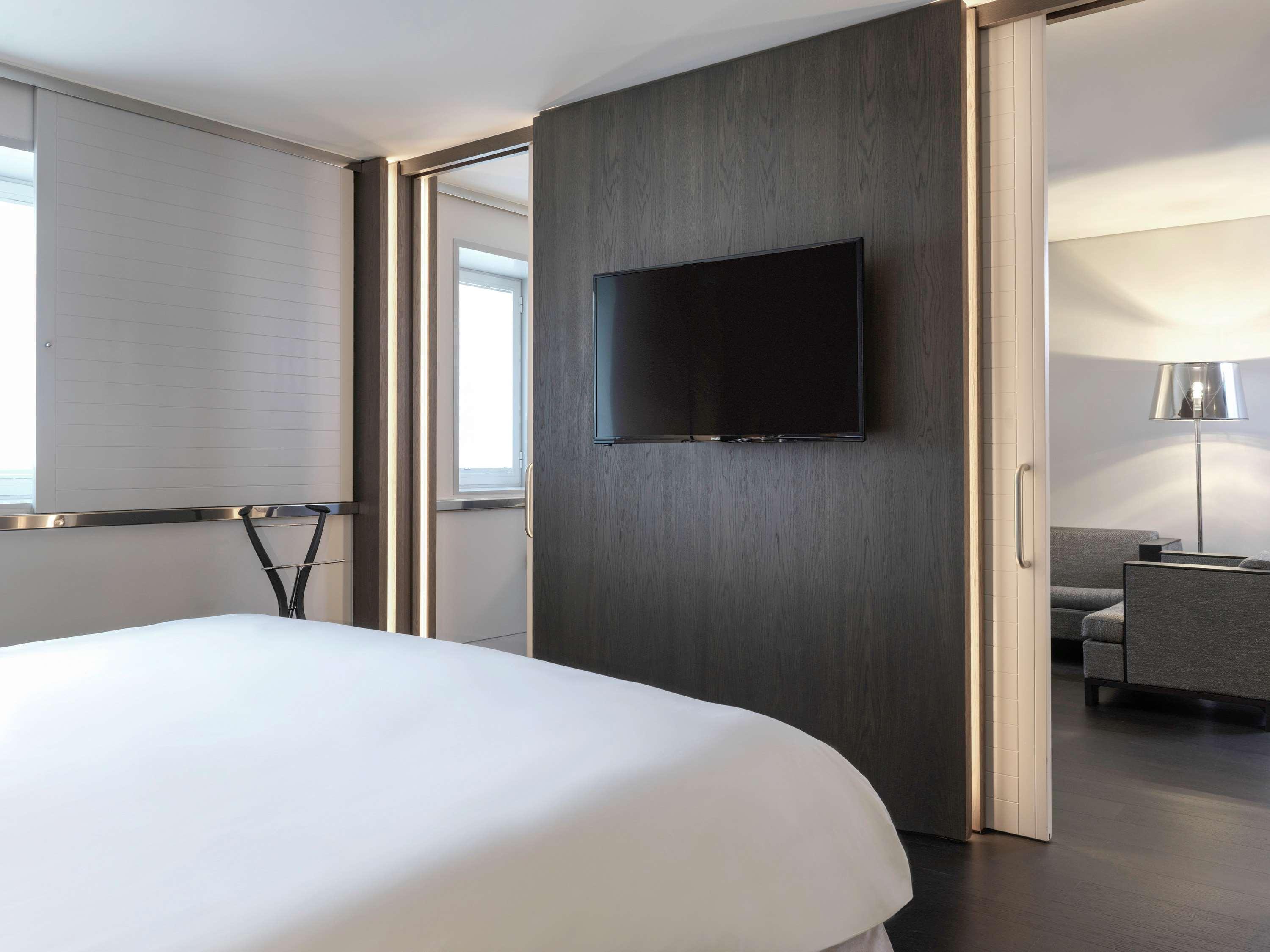 Junior Suite King Size Bed