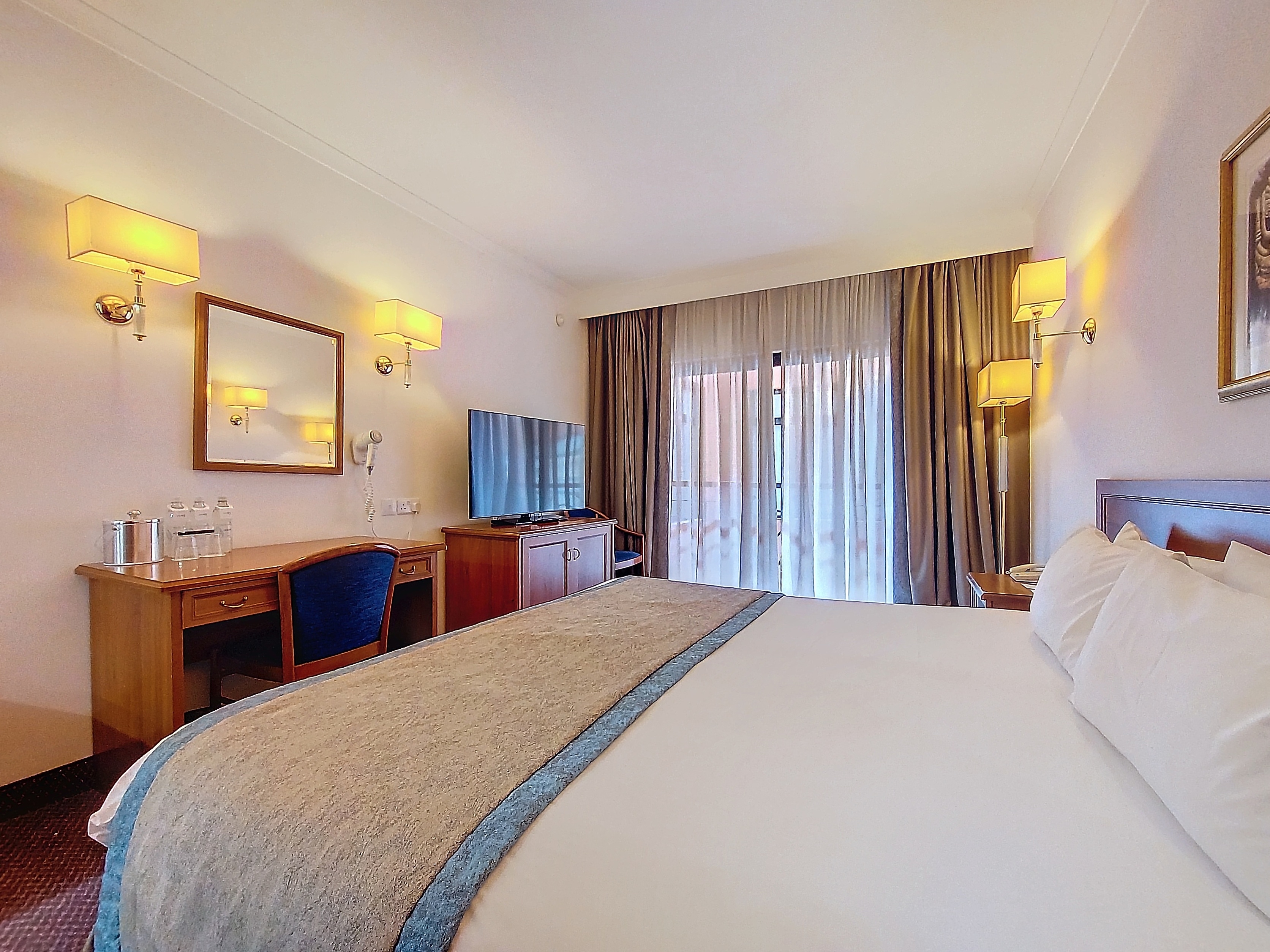 Double Classic King Bed