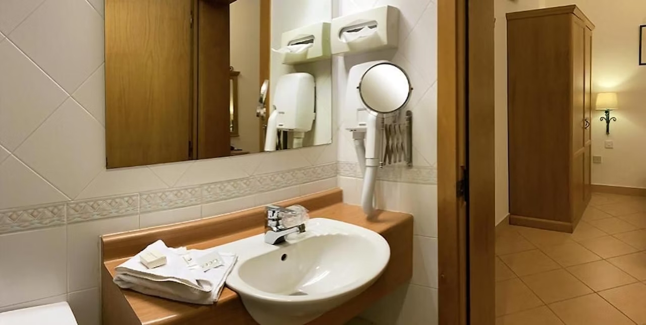 Apartment with Kitchenette