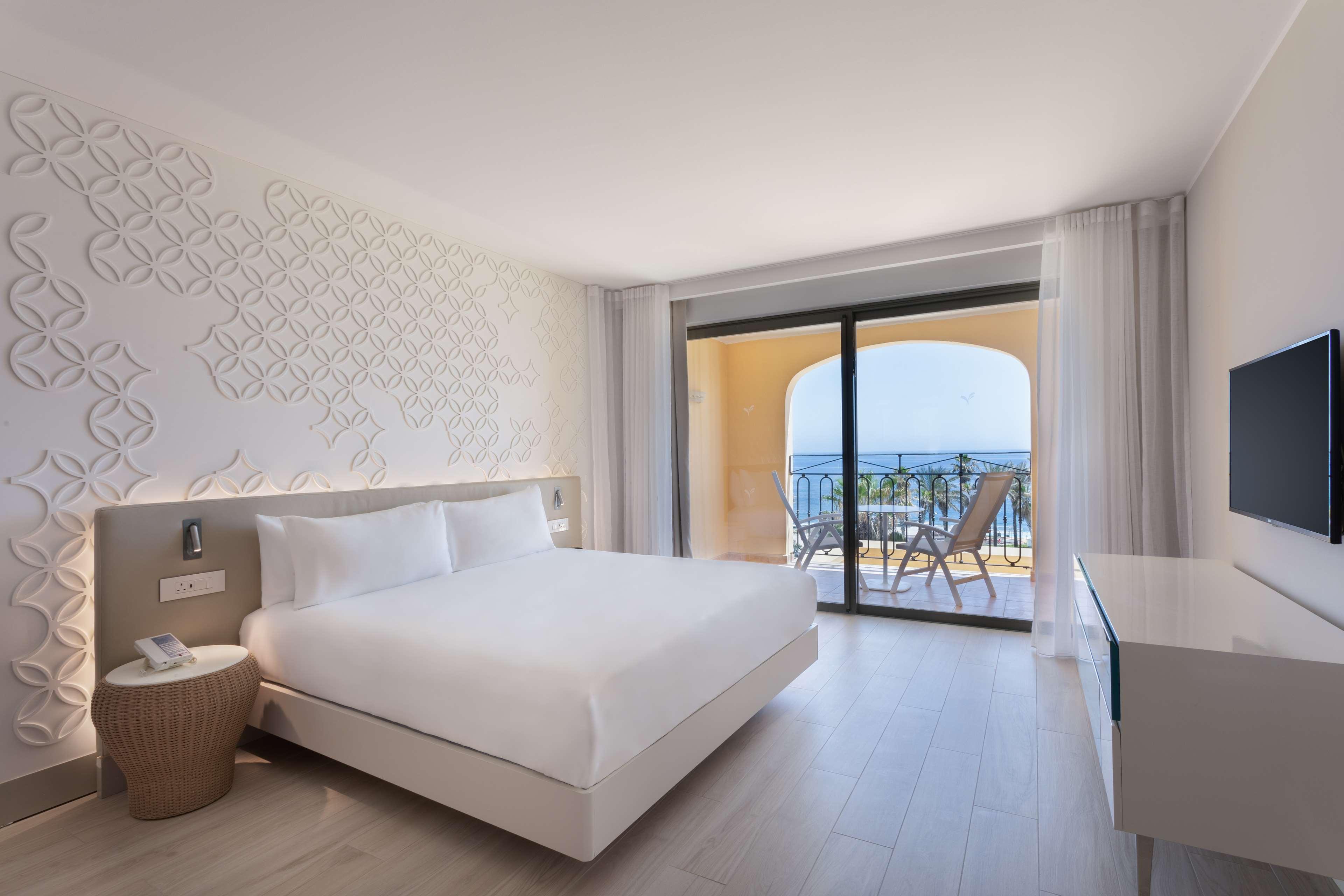 Suite Deluxe King Bed