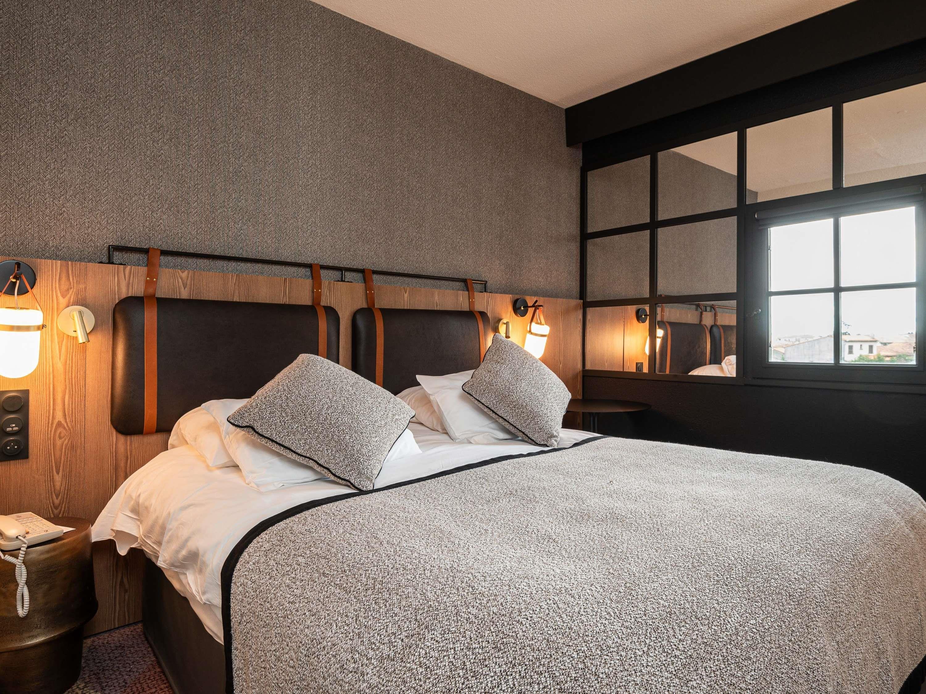 Double Classic Double Bed