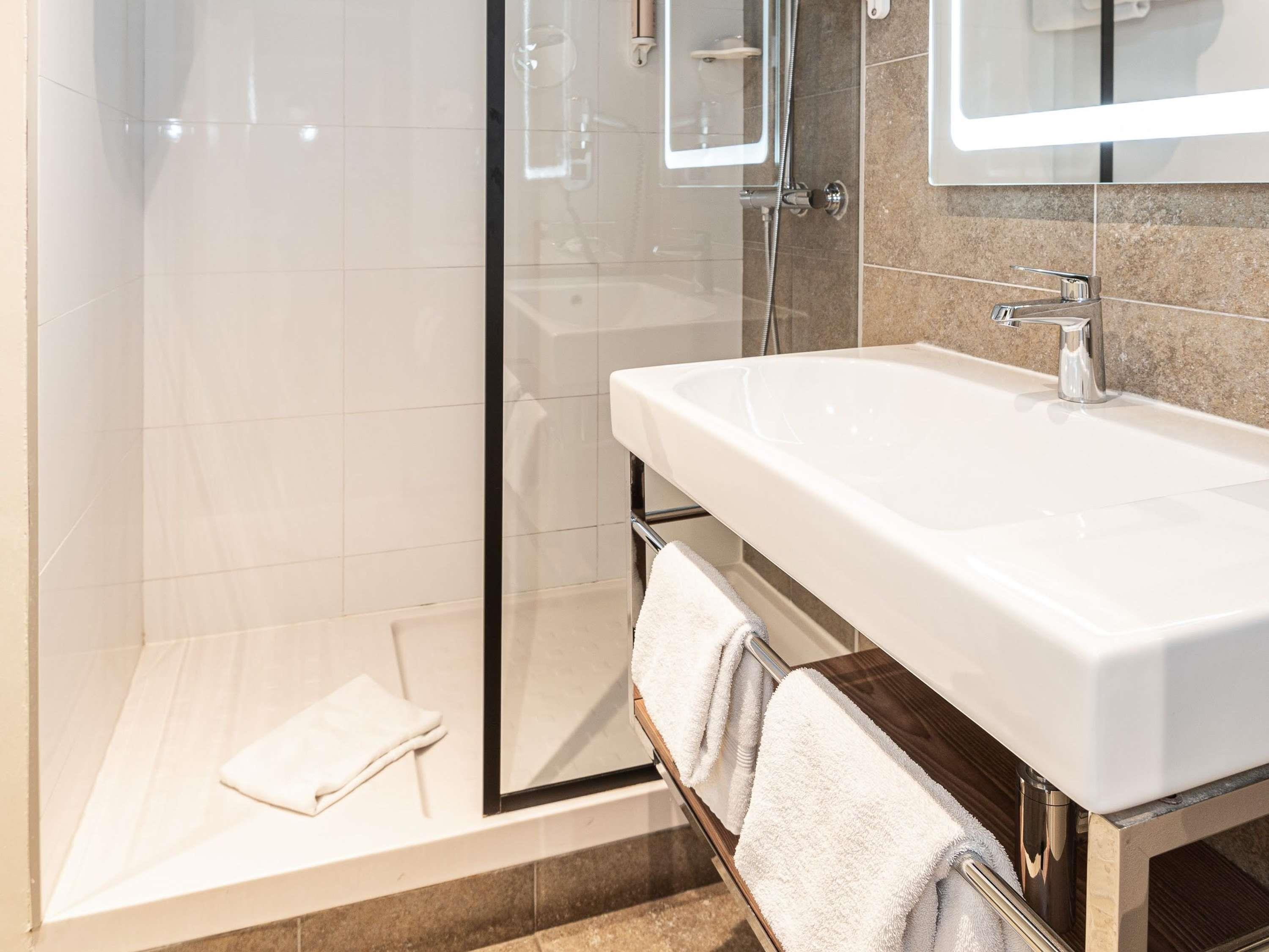 Double Classic Double Bed