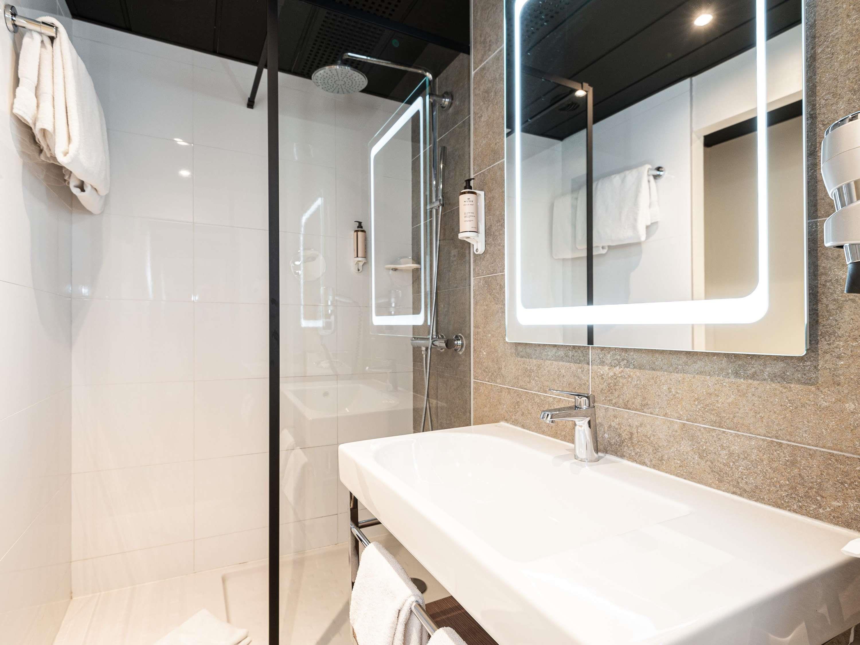 Double Classic Double Bed