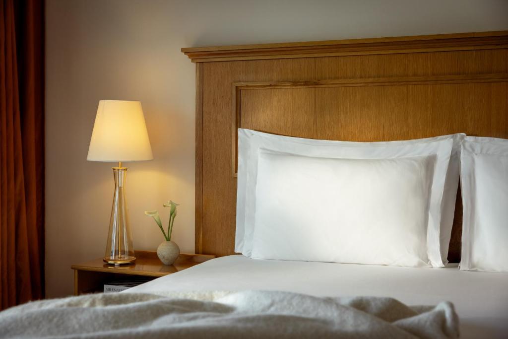 Double Superior Queen Bed