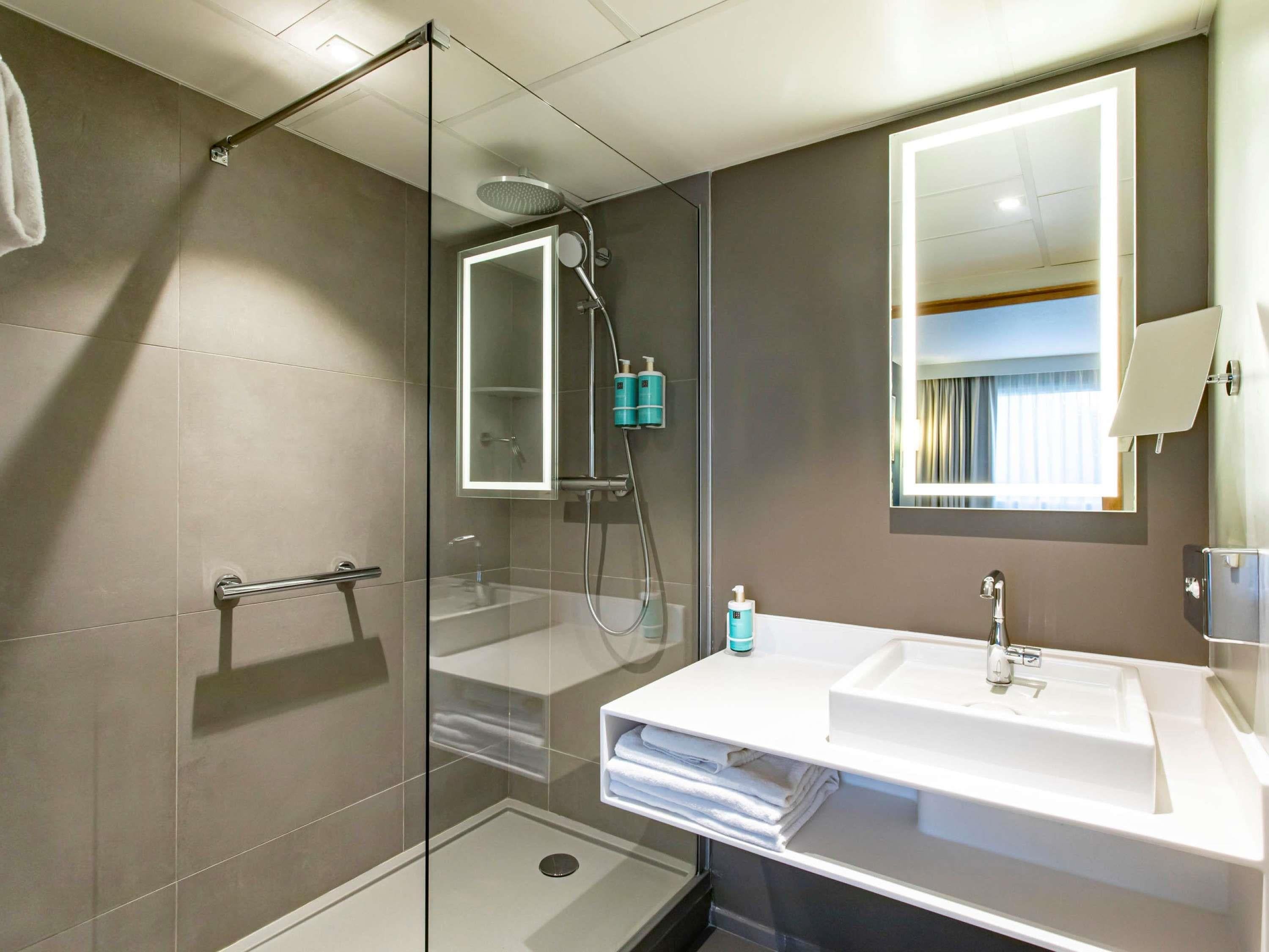 Double Classic Double Bed