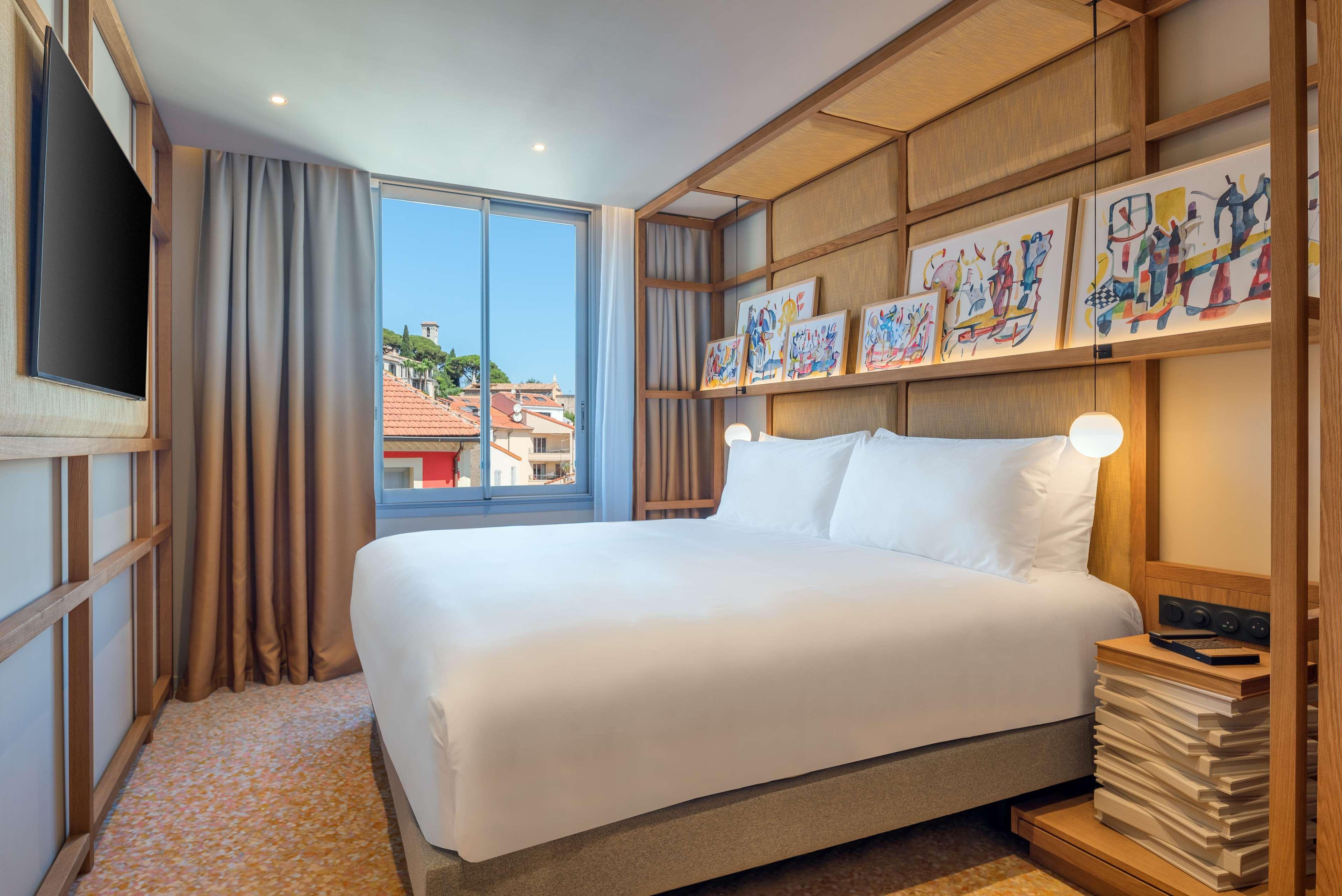 Double King Size Bed