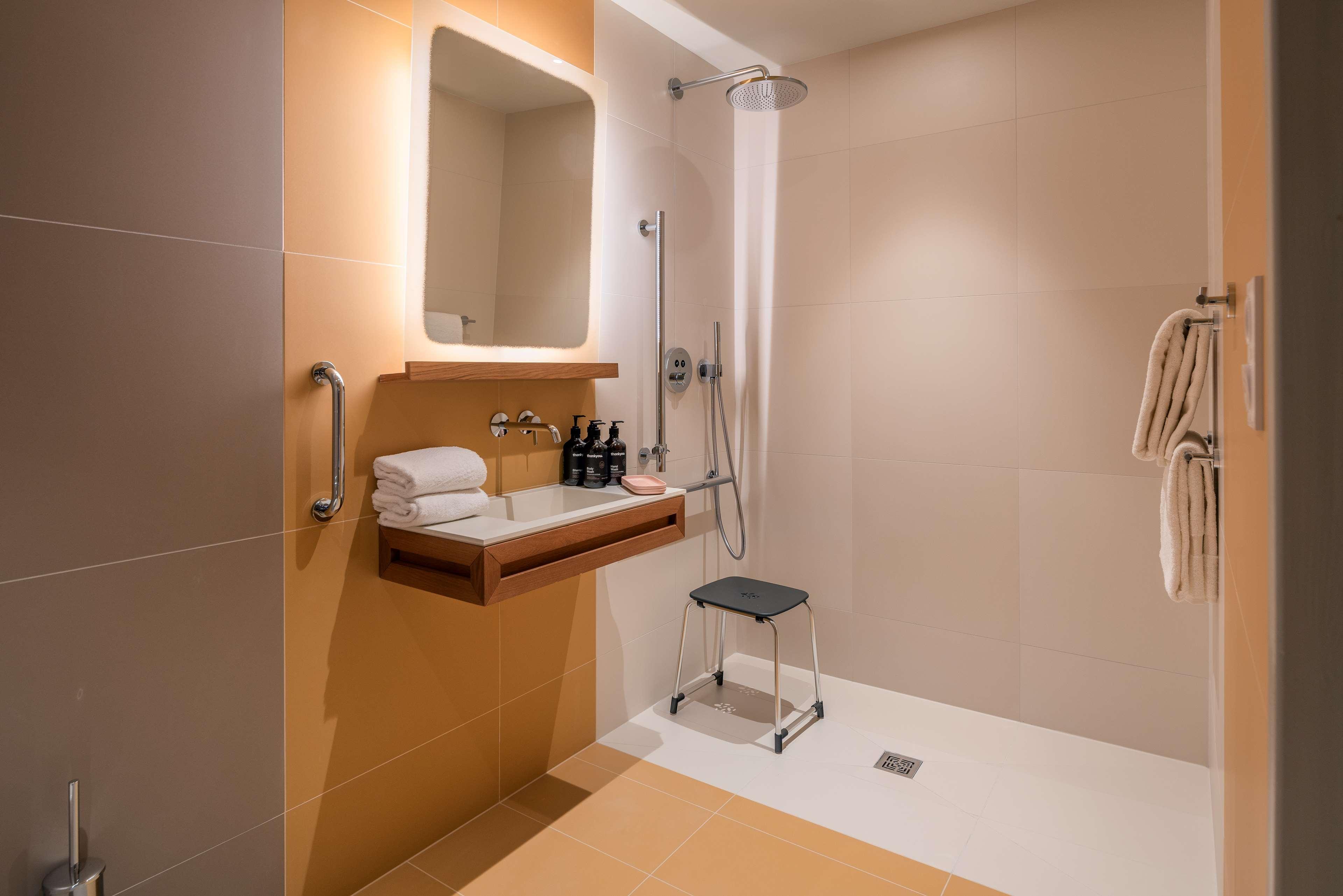 Double Accessible-queen Size Bed