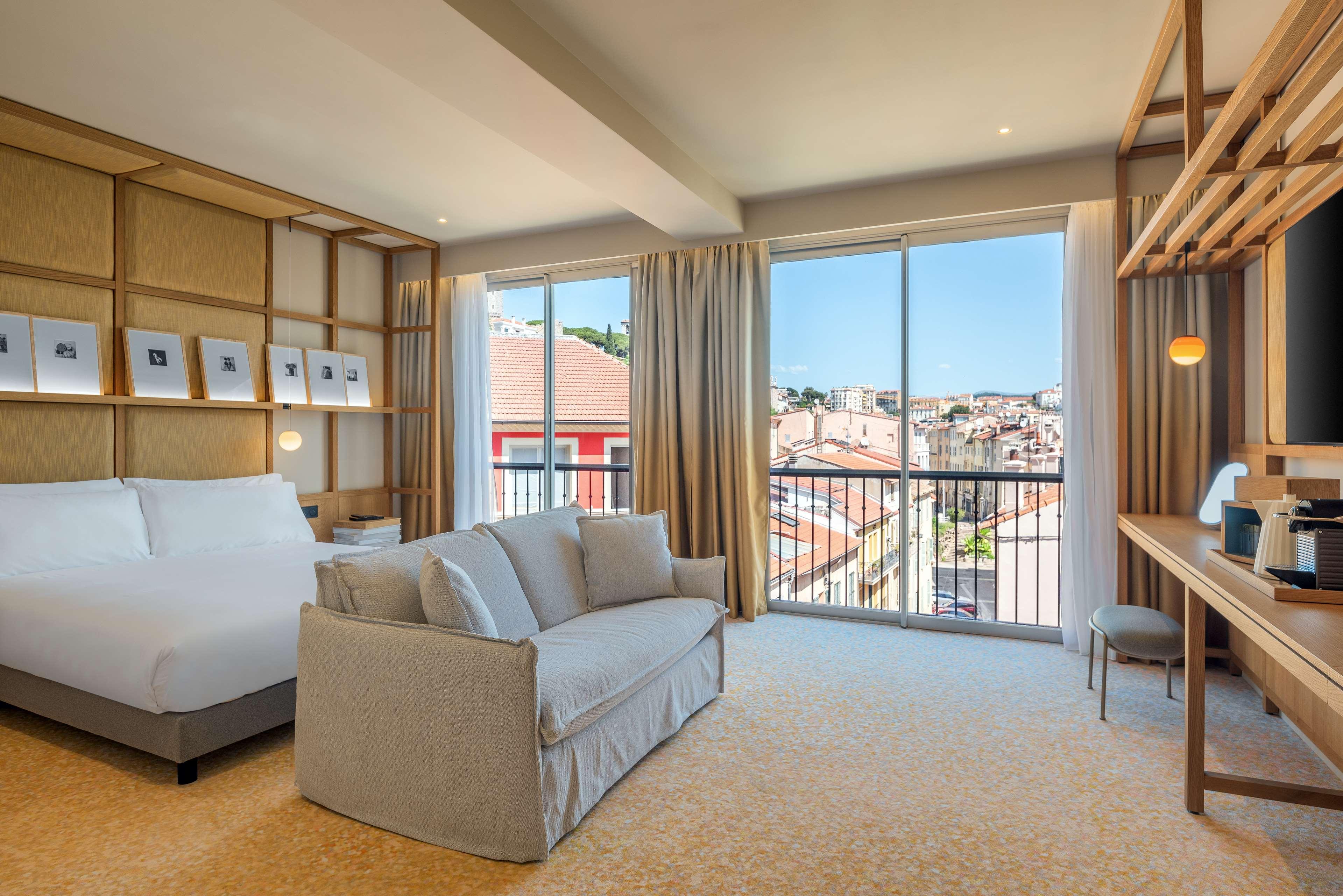 Double Accessible-queen Size Bed