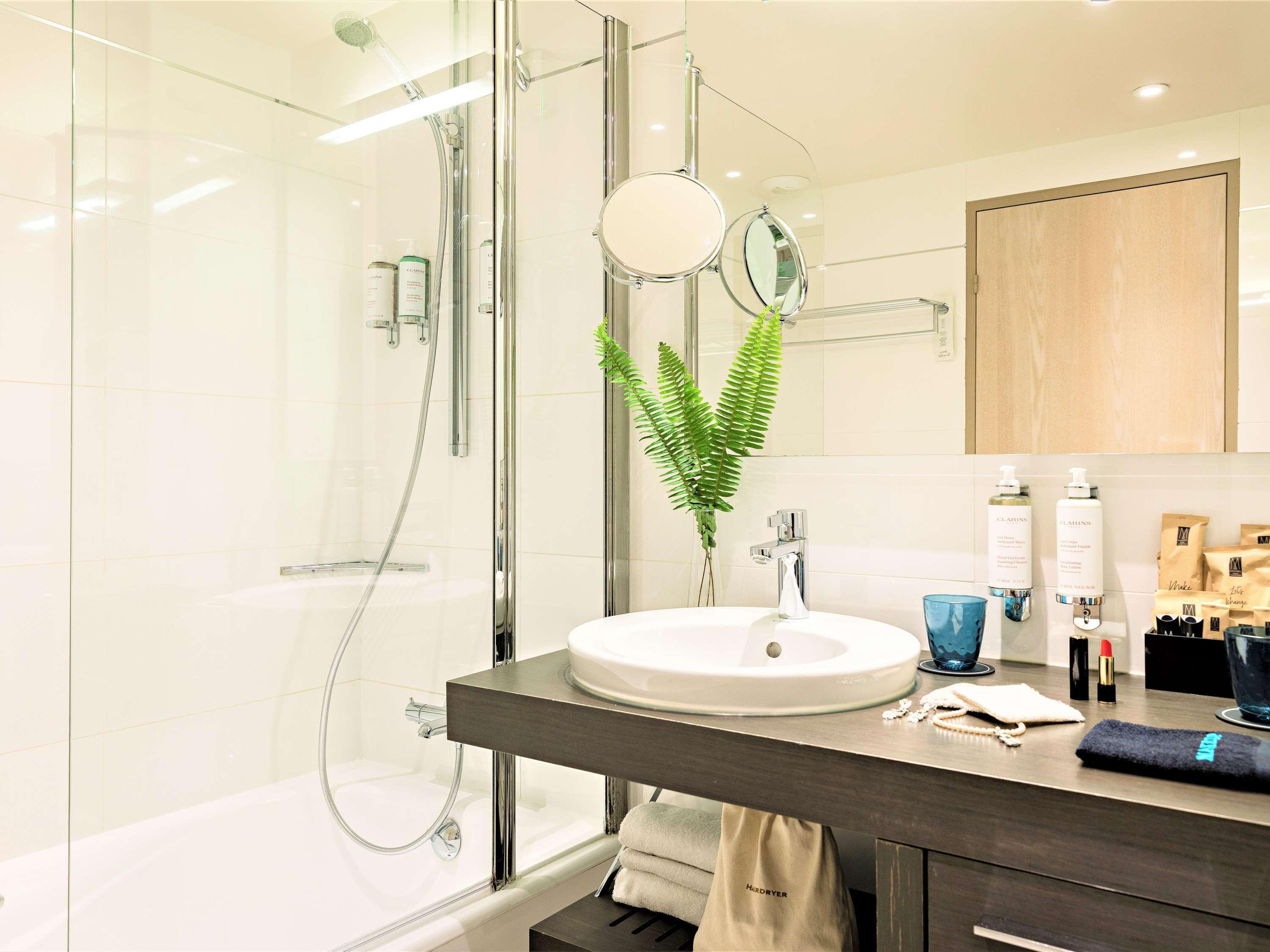 Double Deluxe Queen Bed