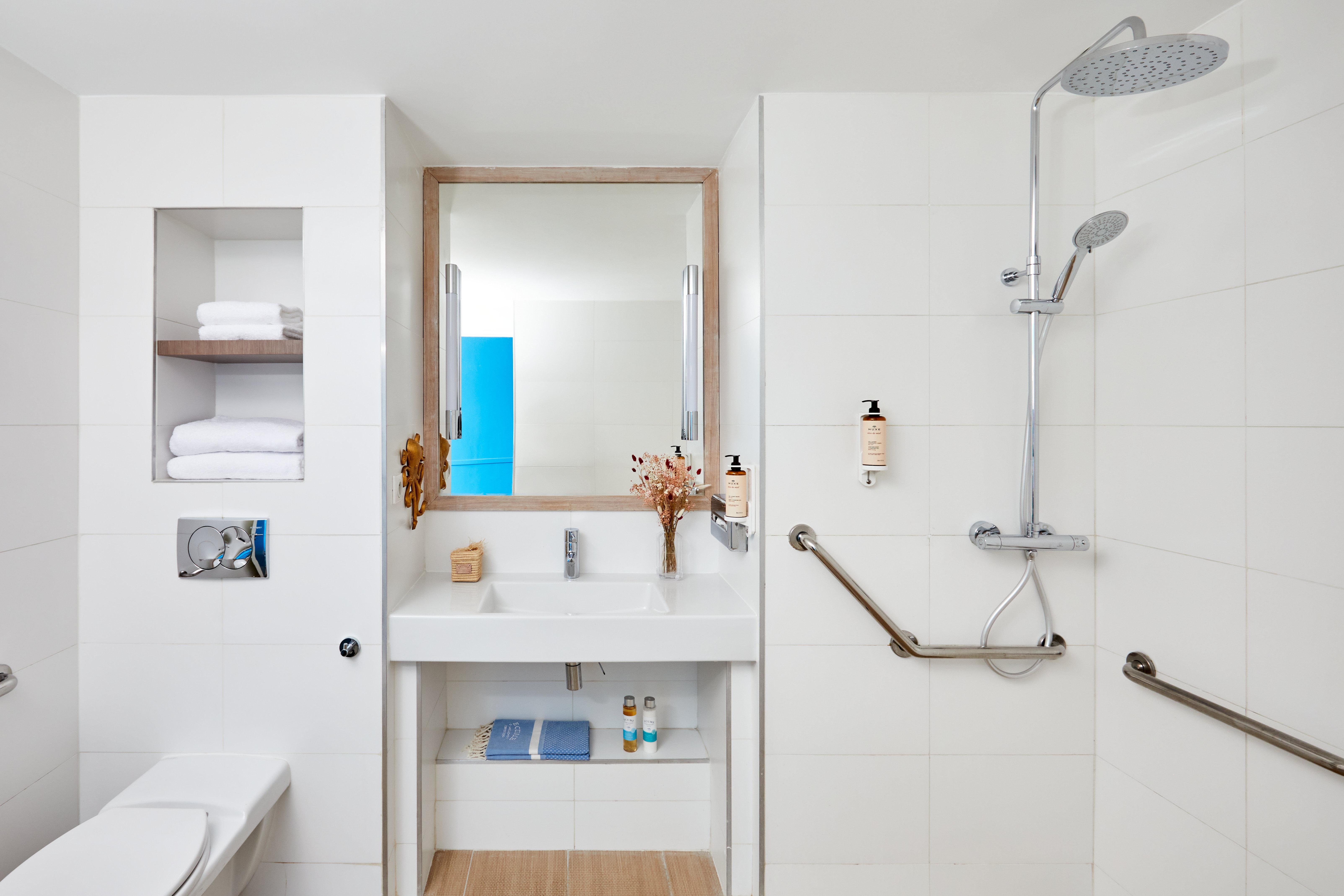 Double Accessible-queen Size Bed