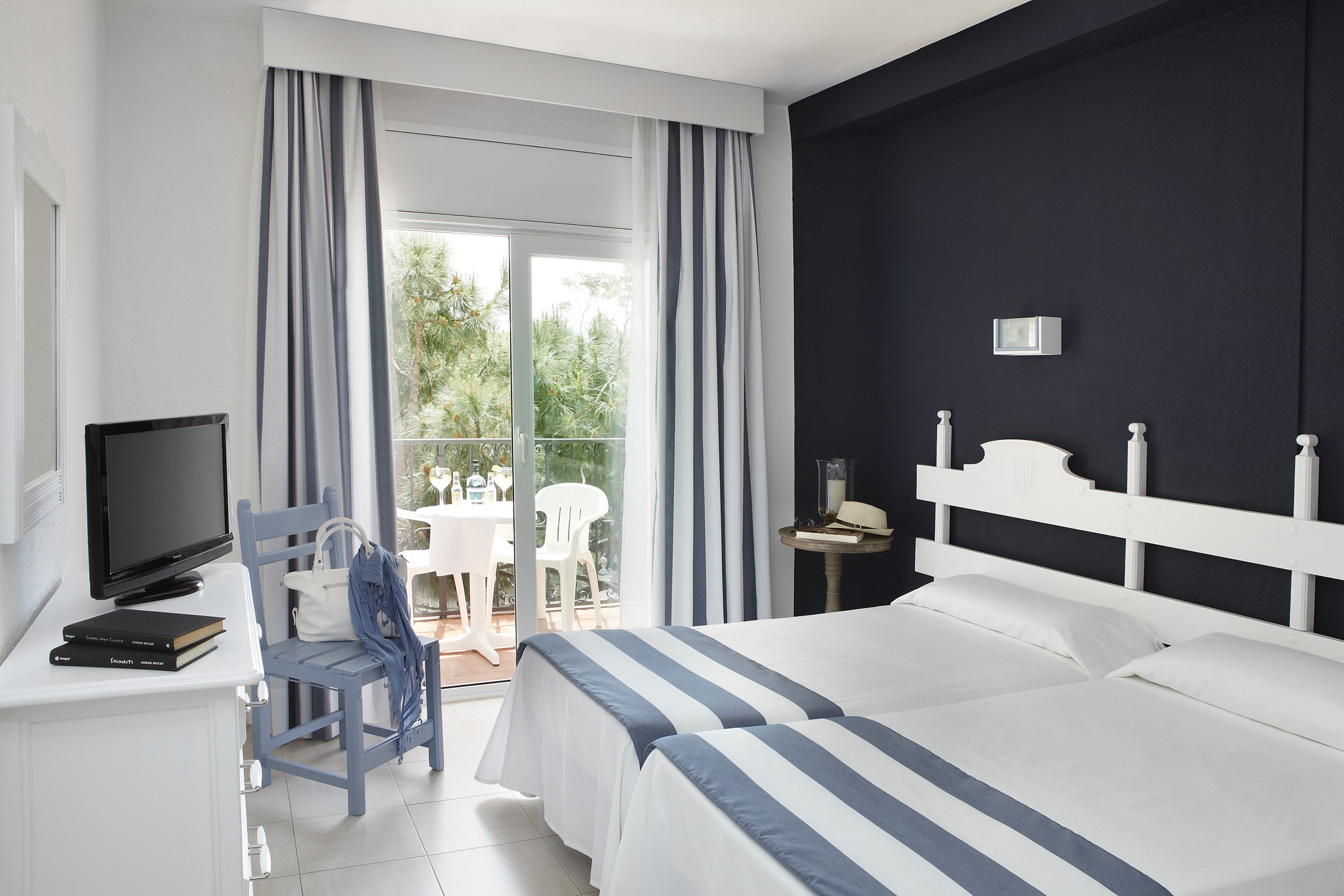 Double or Twin Standard