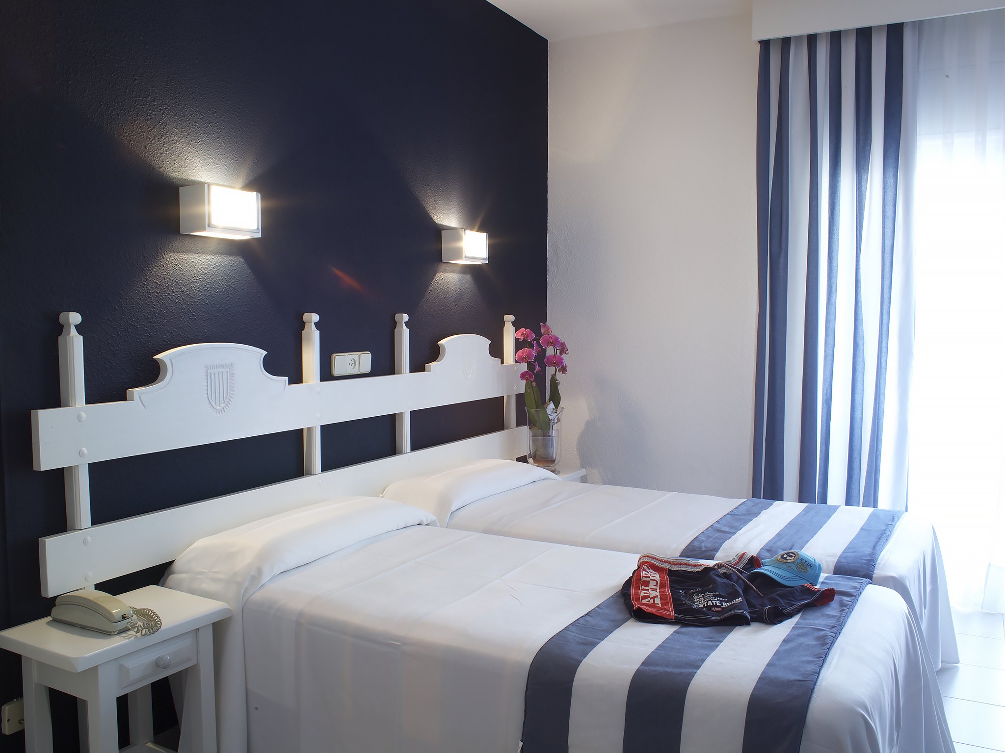 Double or Twin Standard