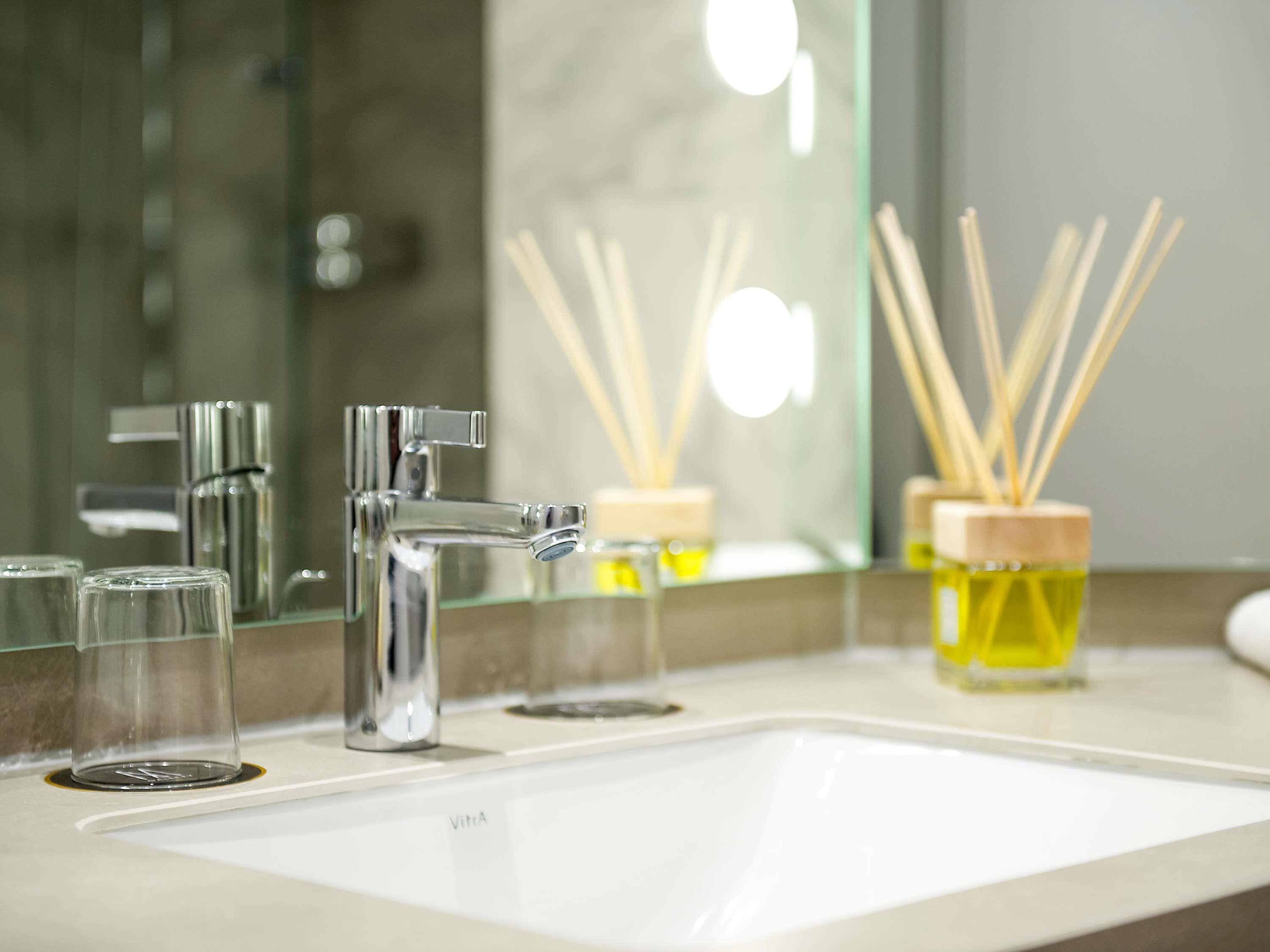 Double Executive Queen Bed