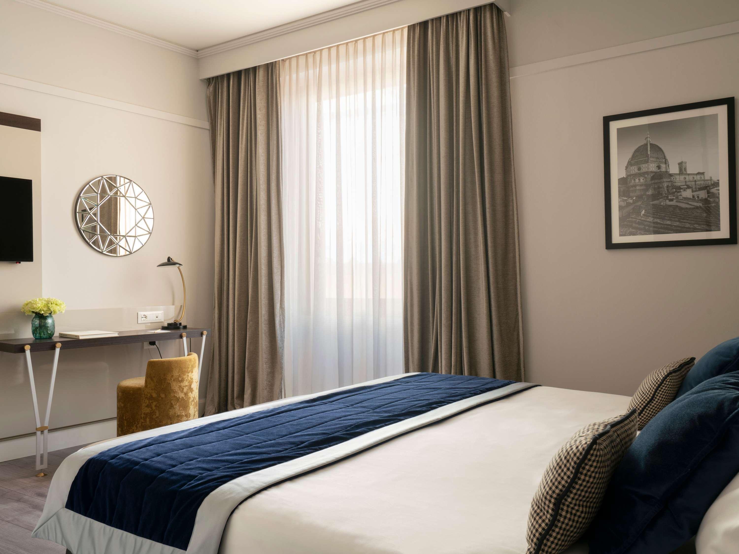 Double Executive Queen Bed