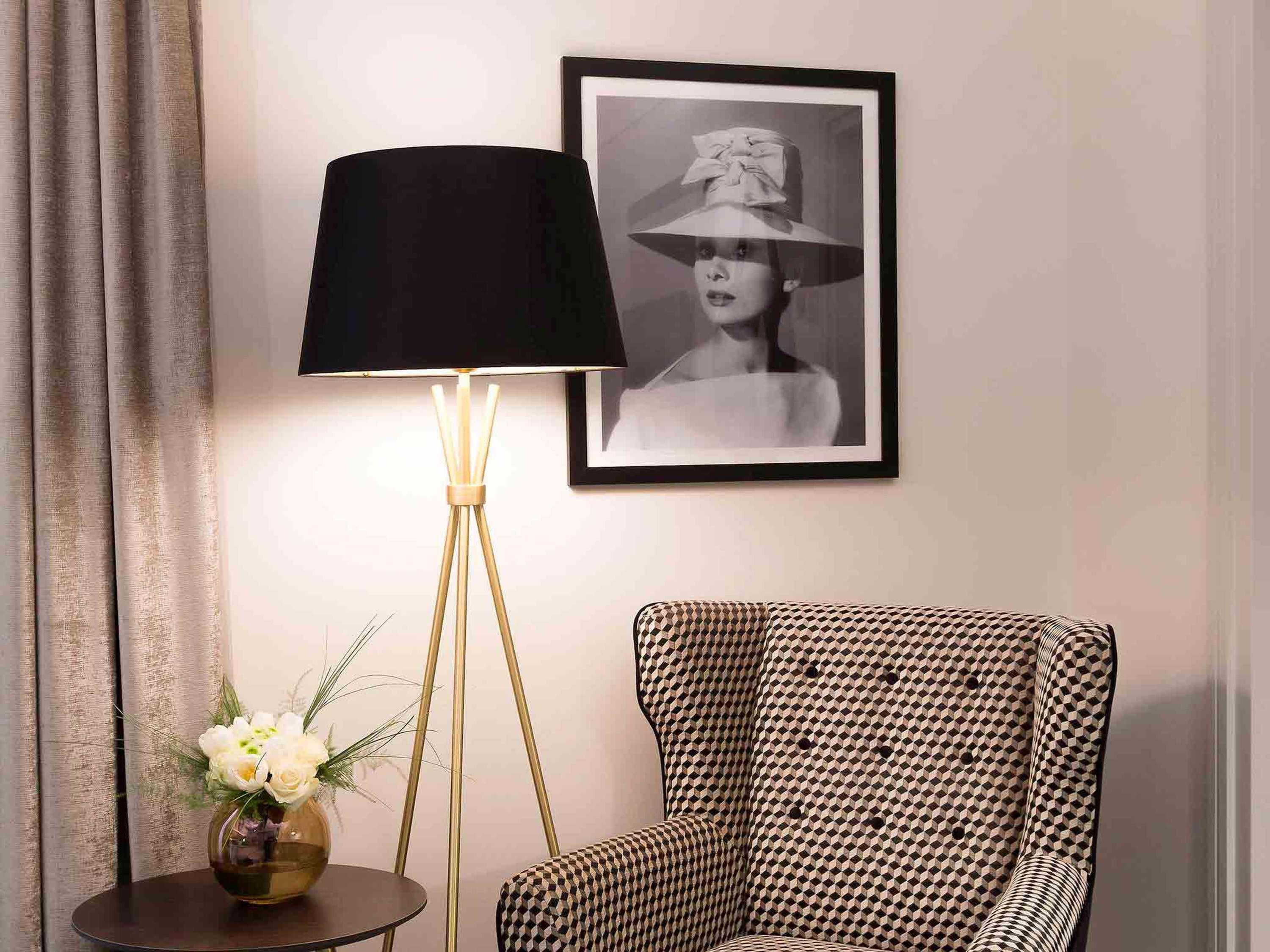 Double Executive Queen Bed