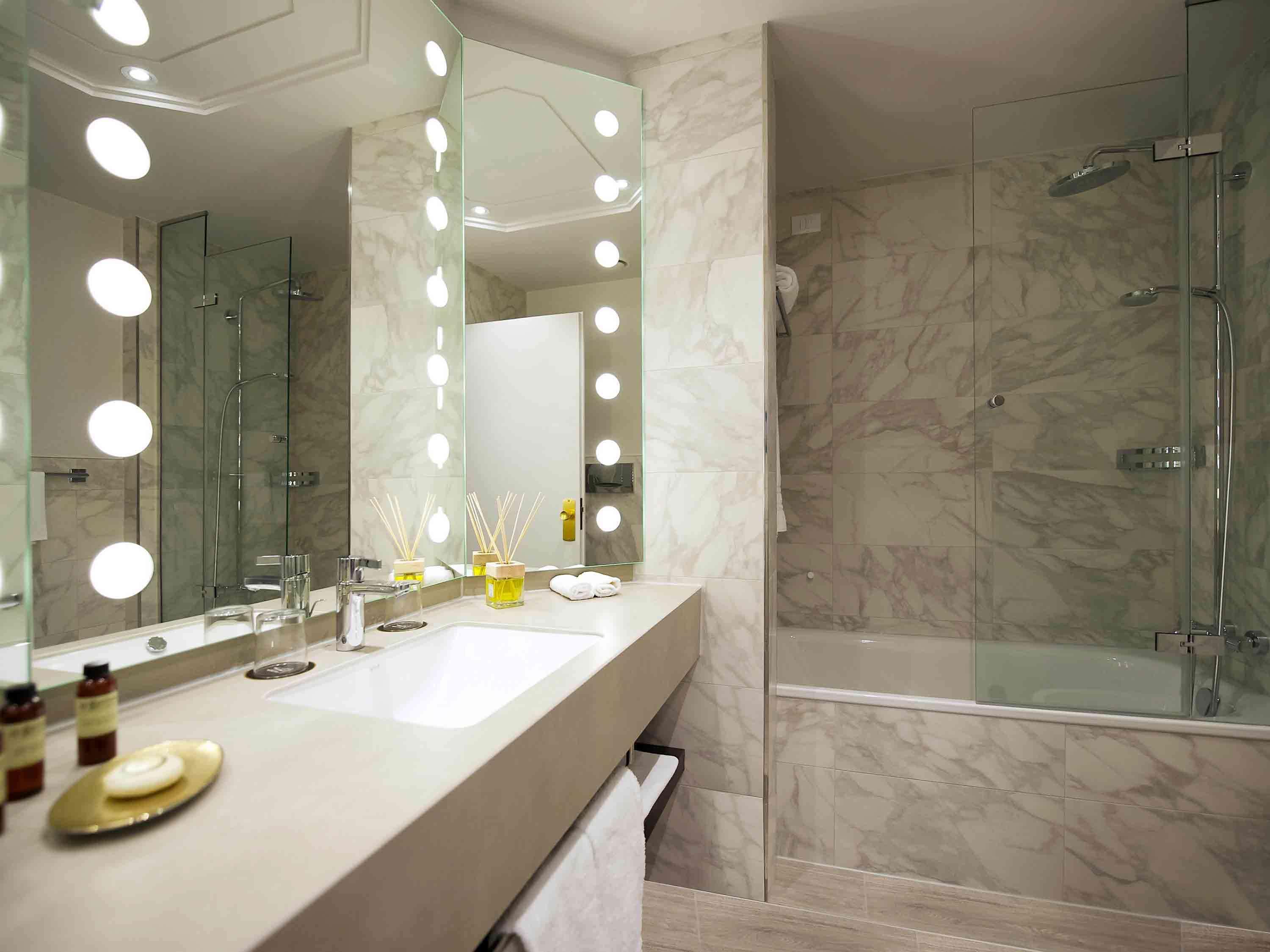 Junior Suite King Size Bed