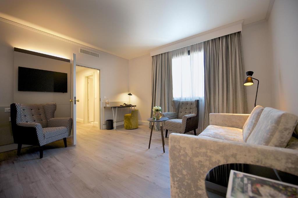 Junior Suite King Size Bed