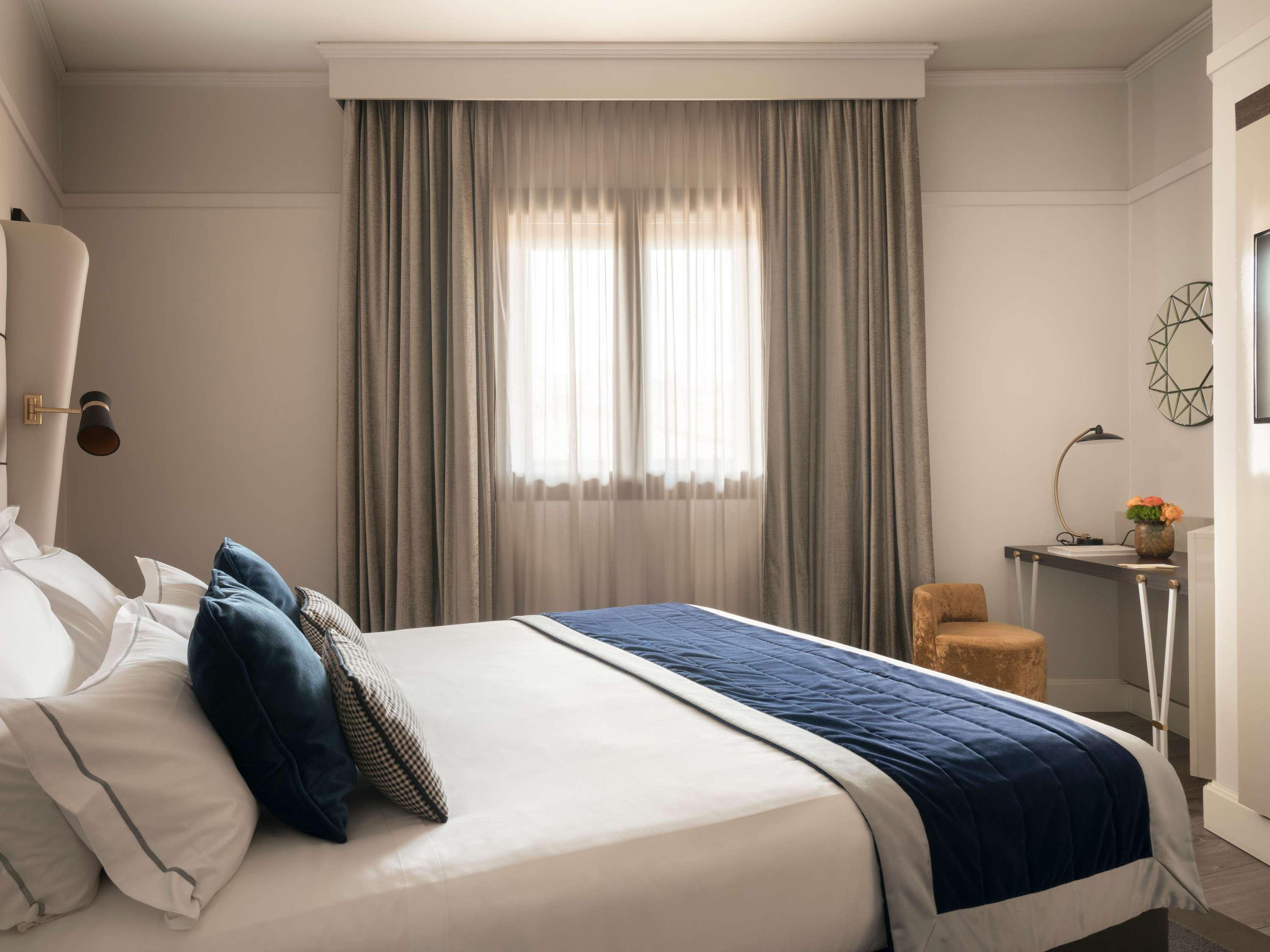 Double Superior Queen Bed