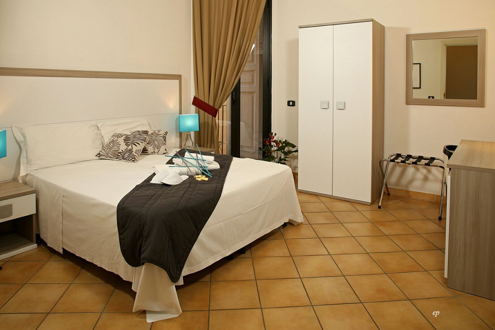 Double or Twin Standard