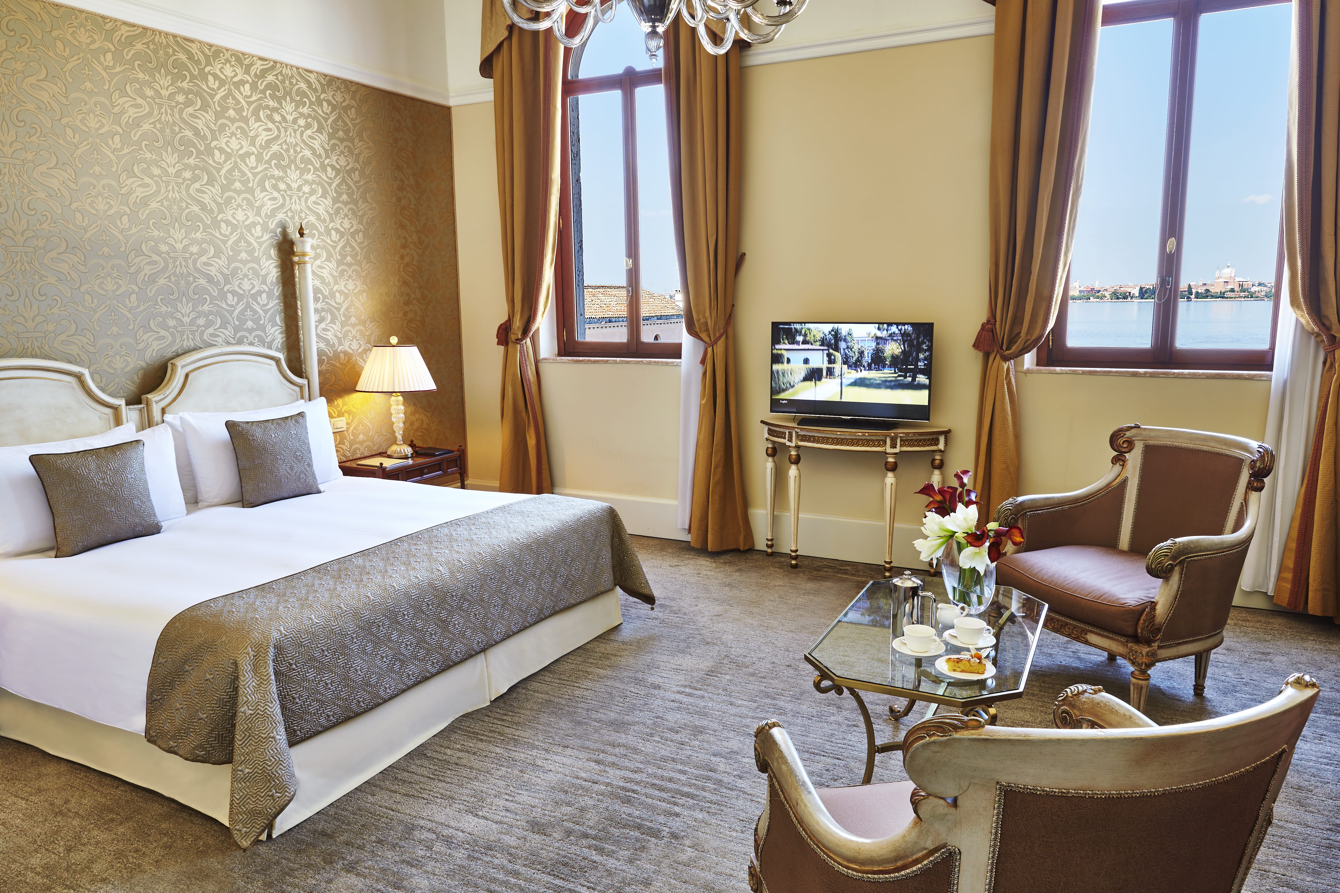 Junior Suite Lagoon View