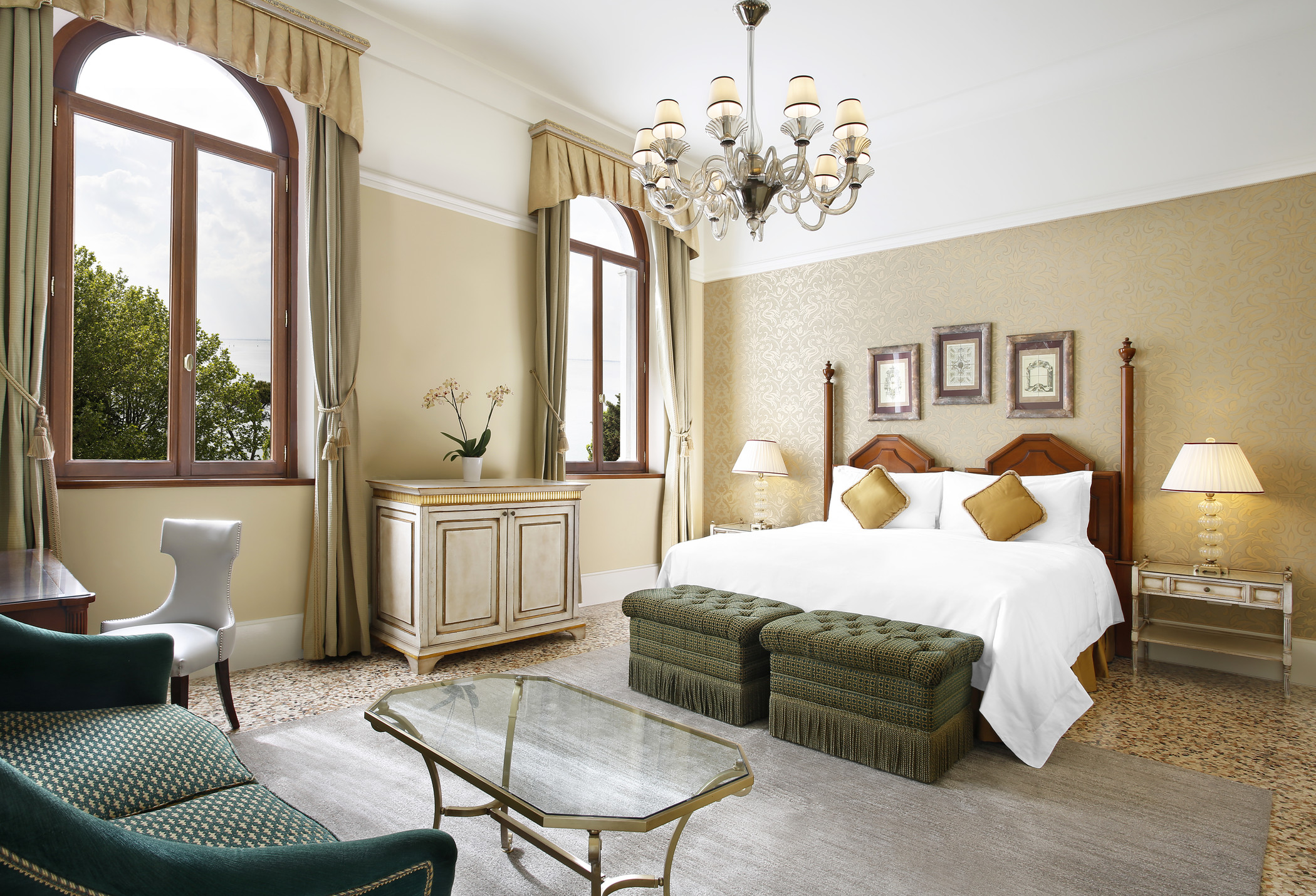 Junior Suite Garden View King Bed