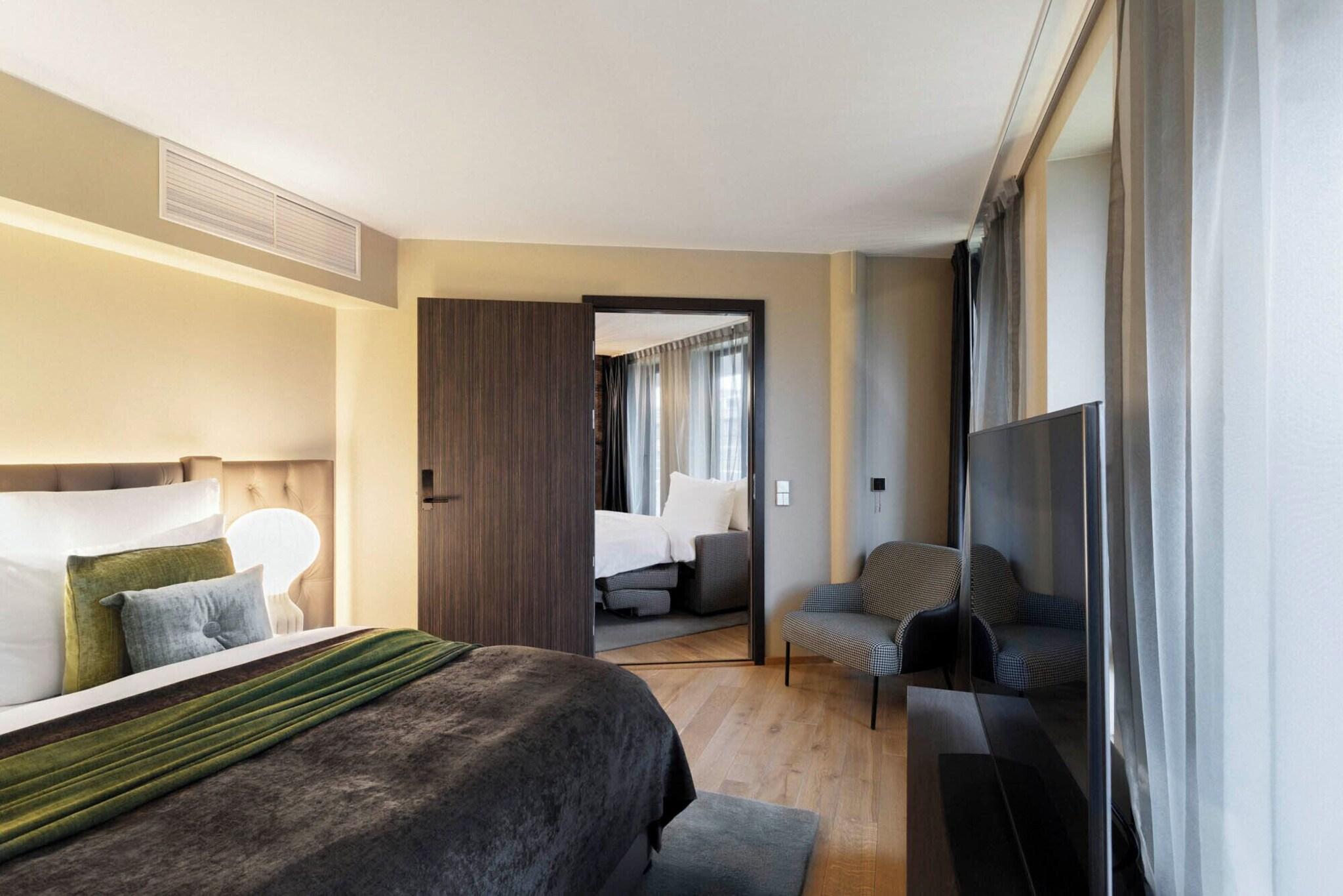 Suite Queen Size Bed