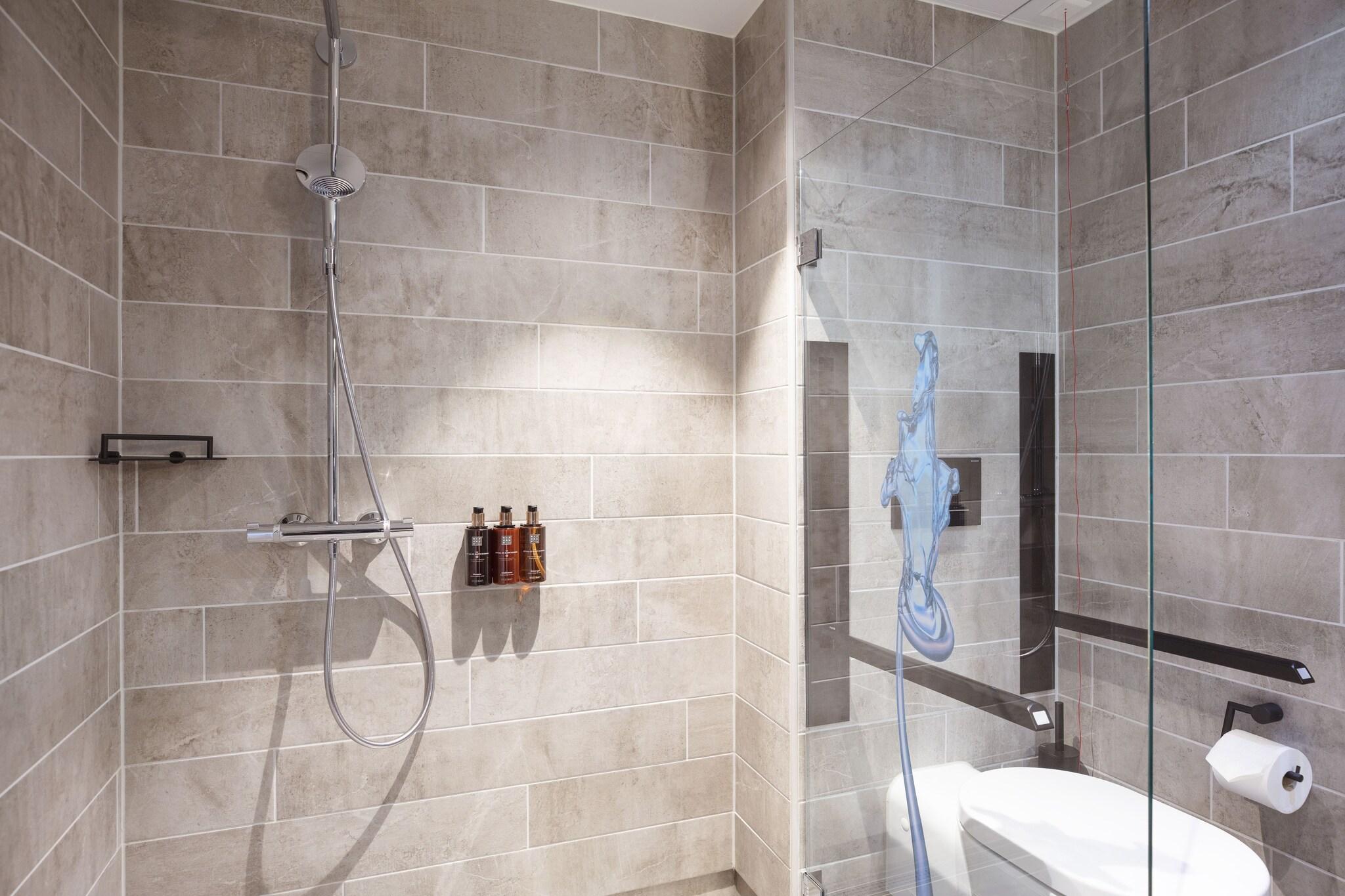 Suite Queen Size Bed