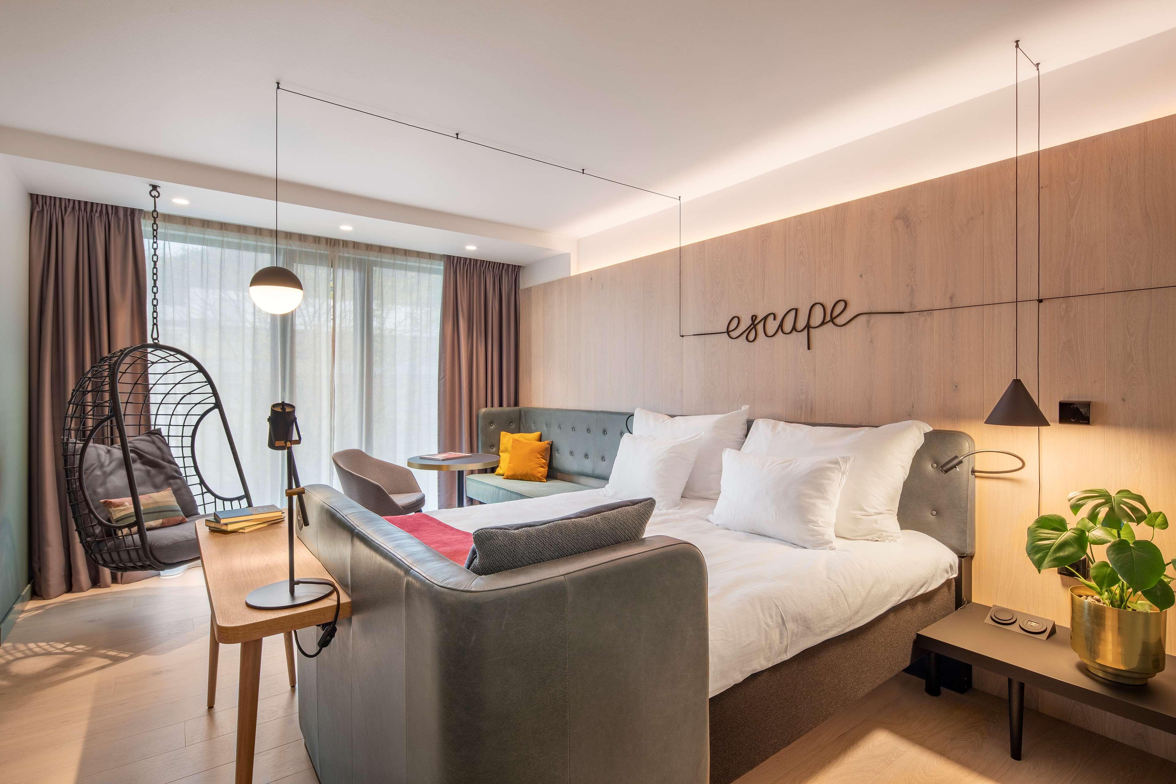 Double Single Superior with Views