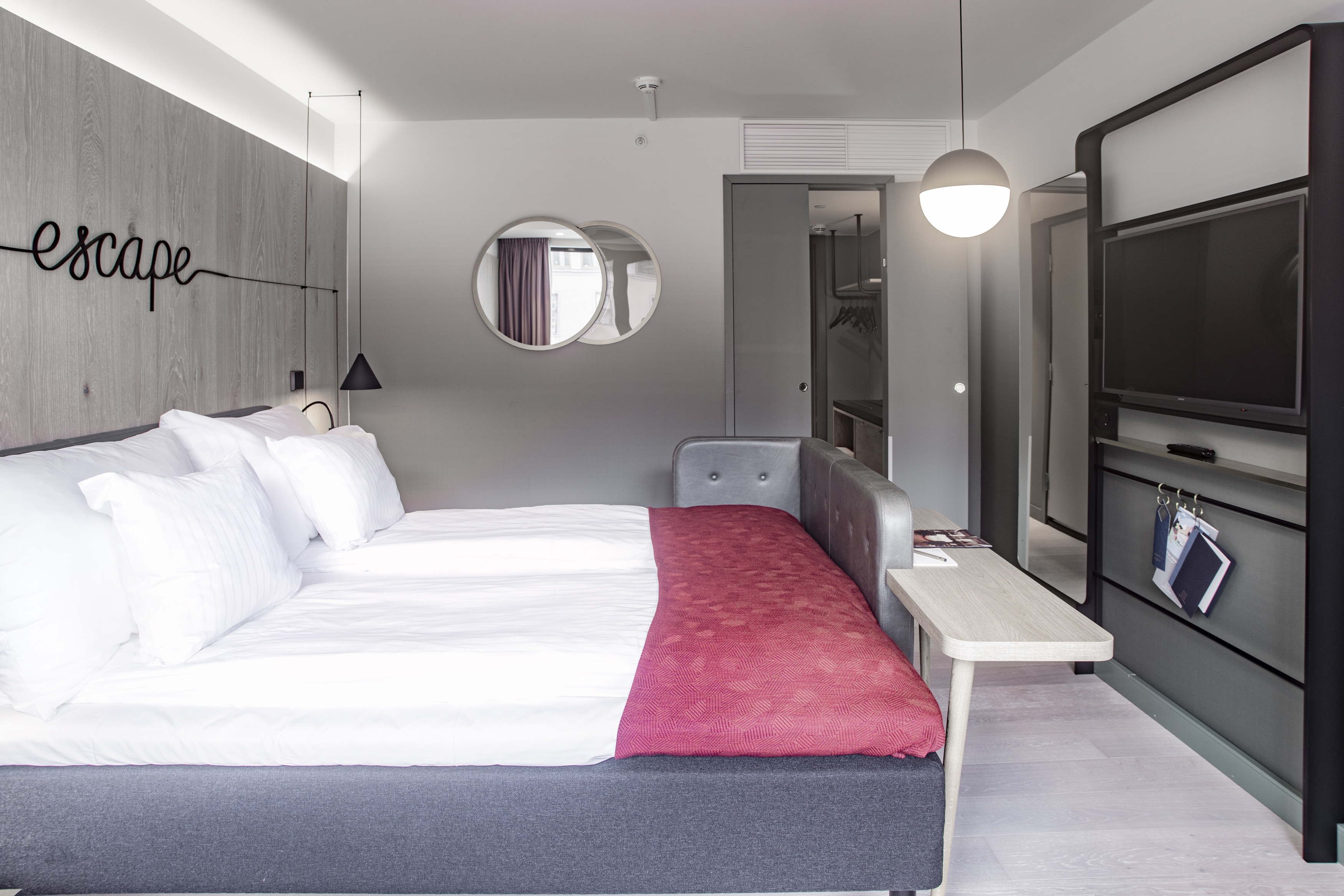 Double Single Superior with Views