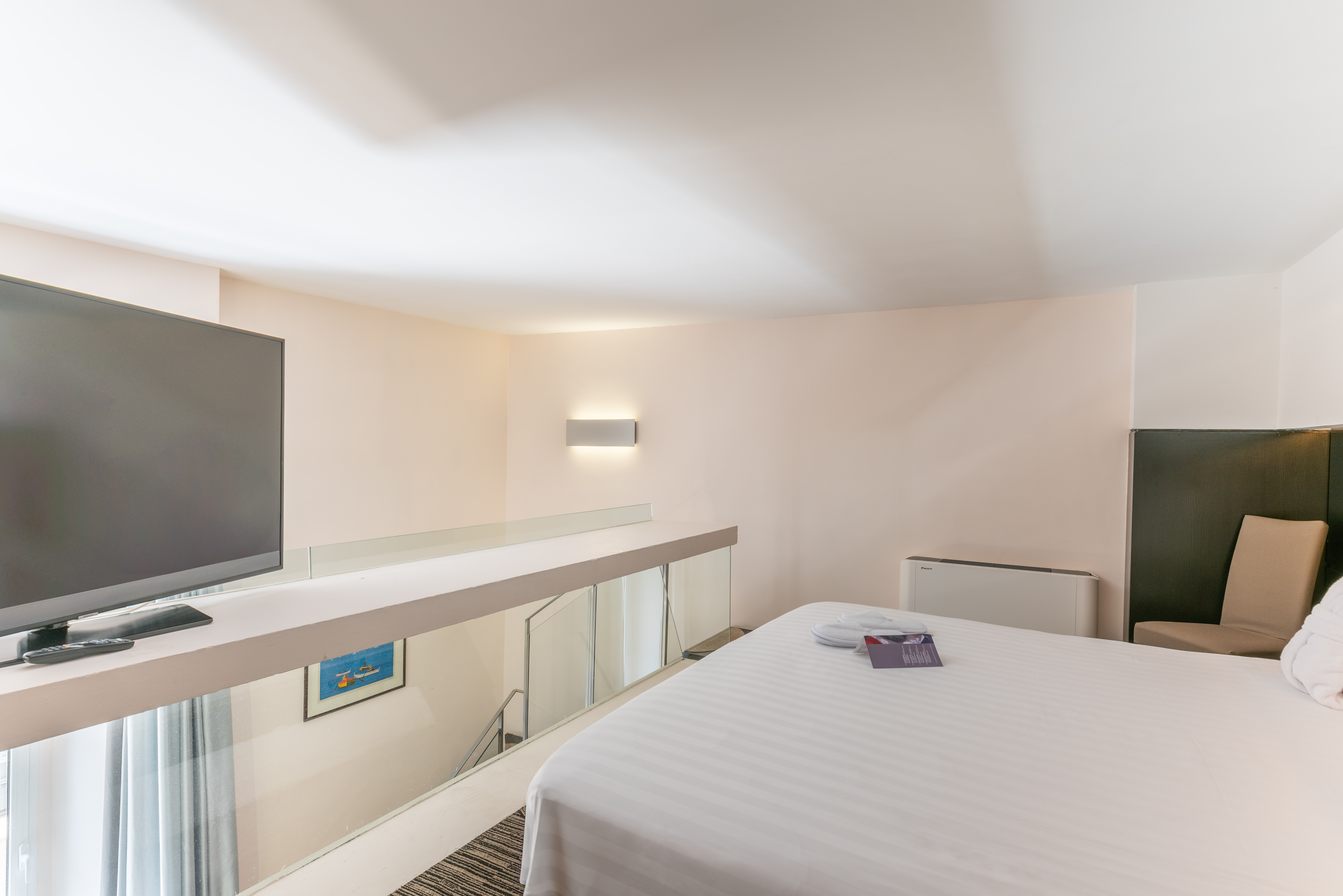 Double Deluxe King Bed