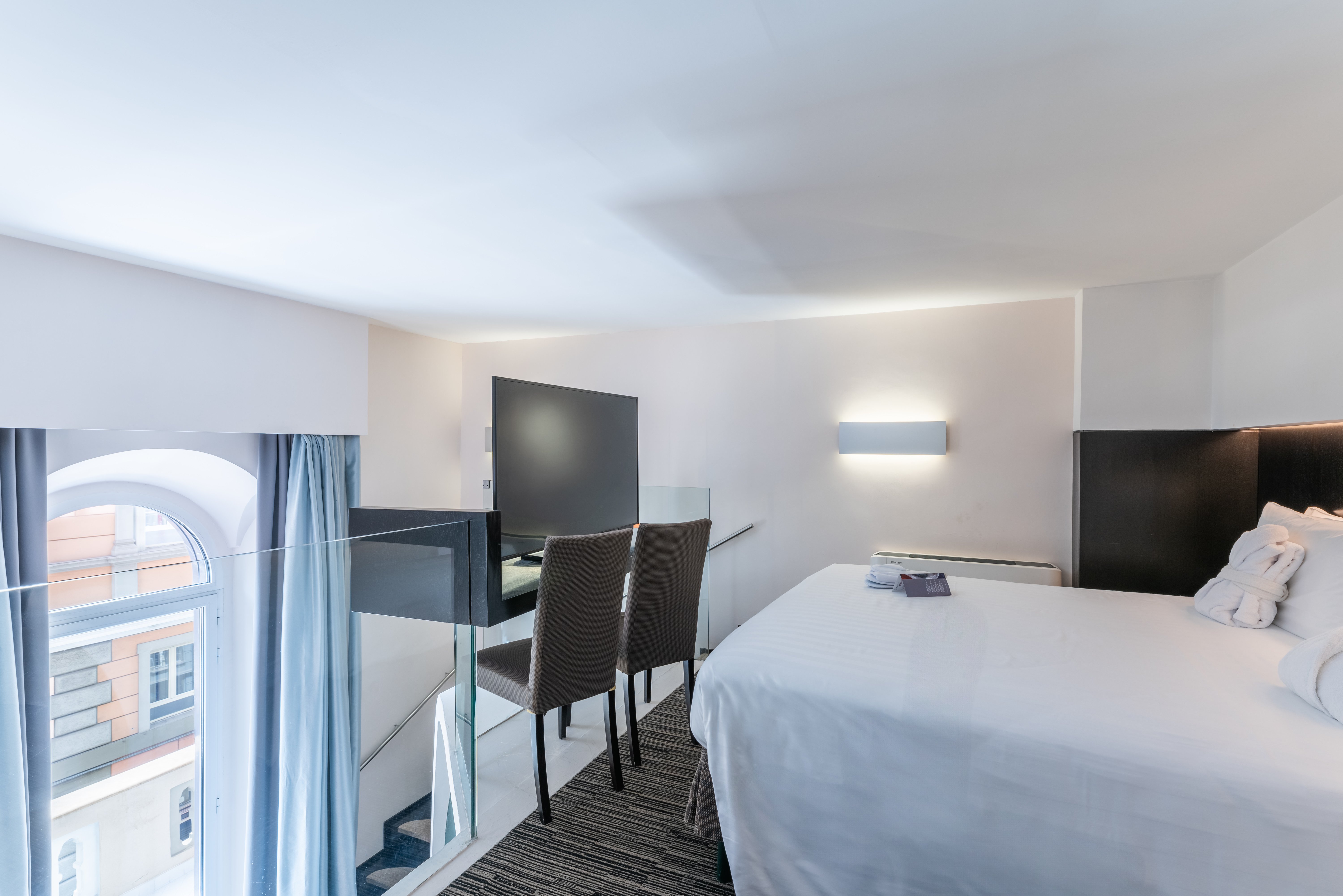 Double Deluxe King Bed