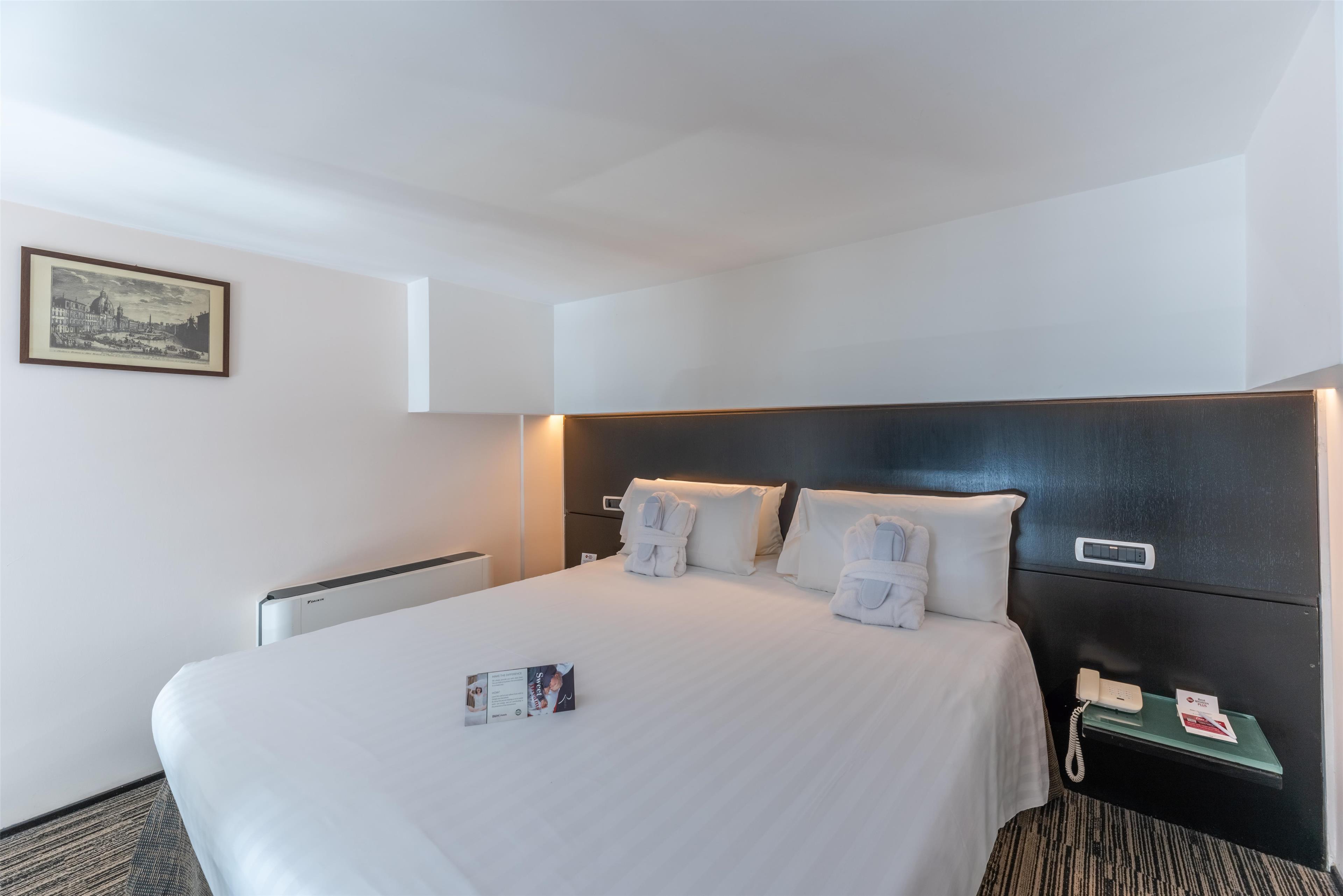Double Deluxe King Bed