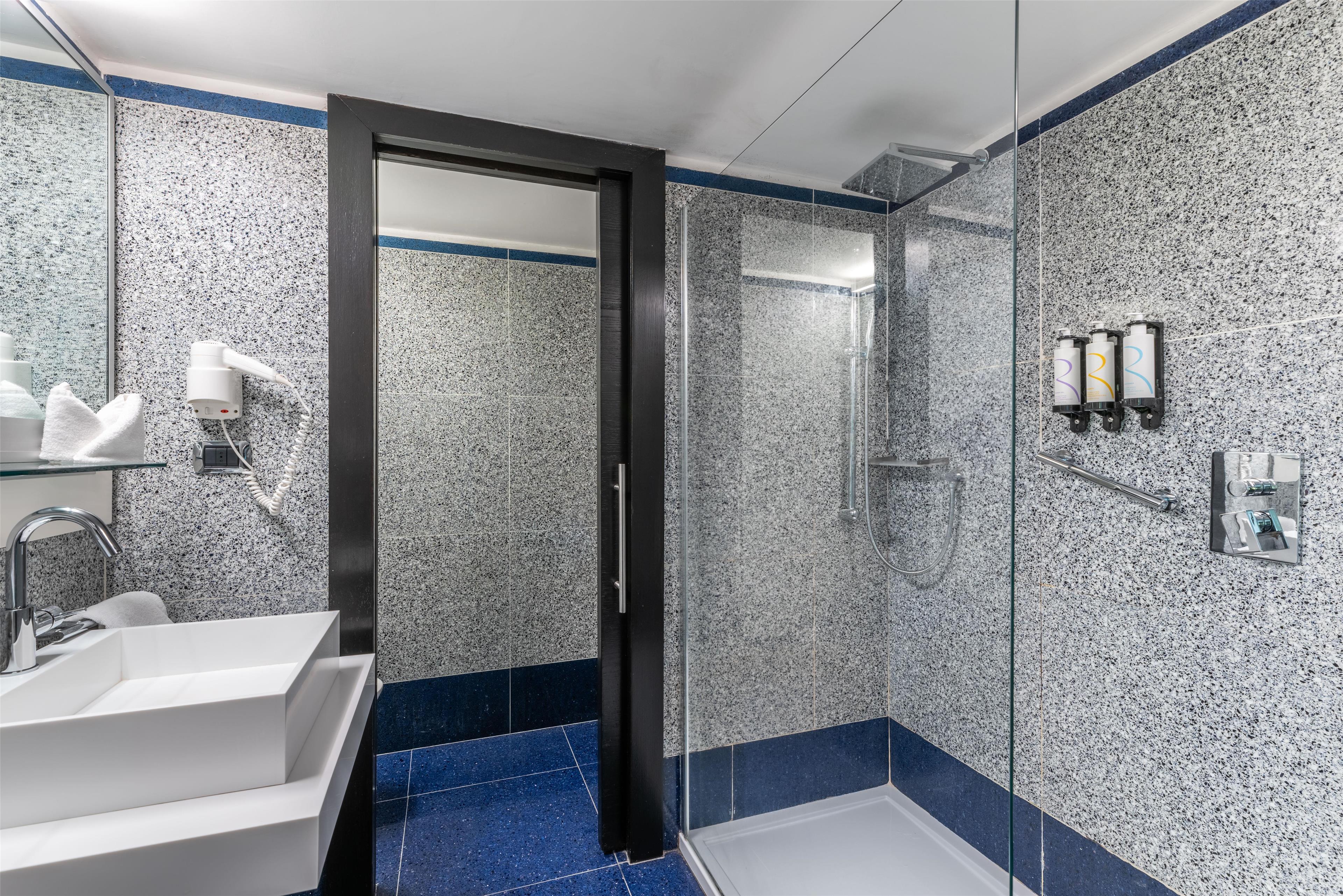 Junior Suite King Size Bed